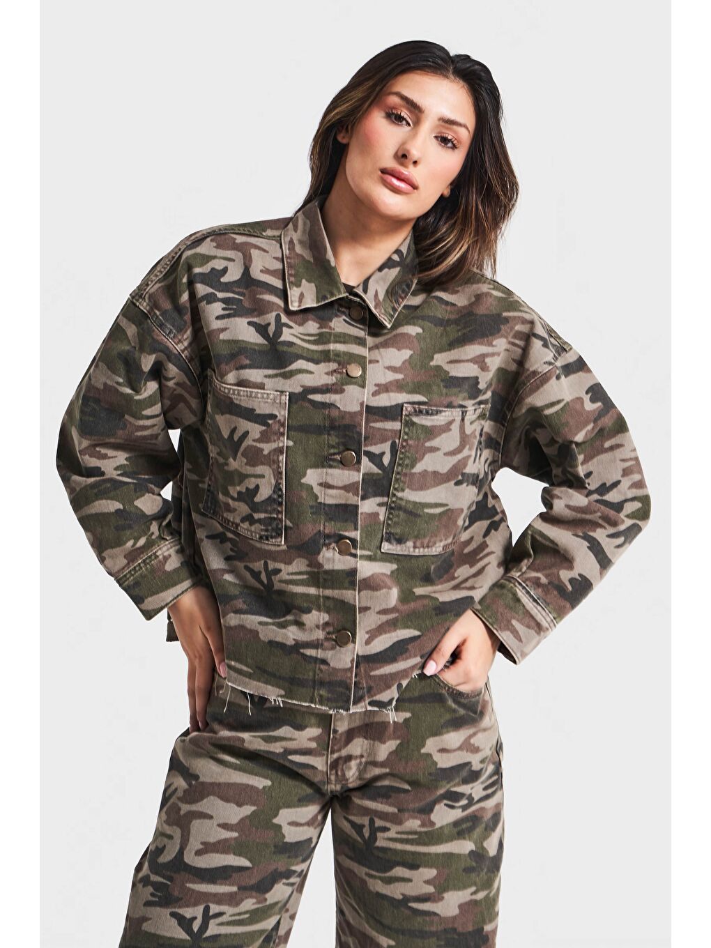 Kahverengi Kadın Kamuflaj Renk 1w5-28 Bol Kesim Tasarım Denim Ceket-4