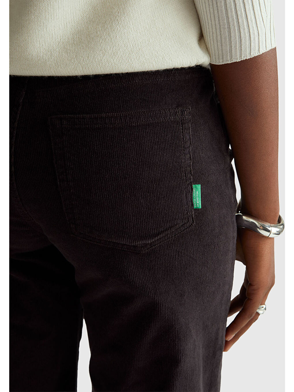 Siyah Kadın Sİyah Pamuk Karışımlı Arkası Logo Etiketli Geniş Paça Kadife Pantolon-5