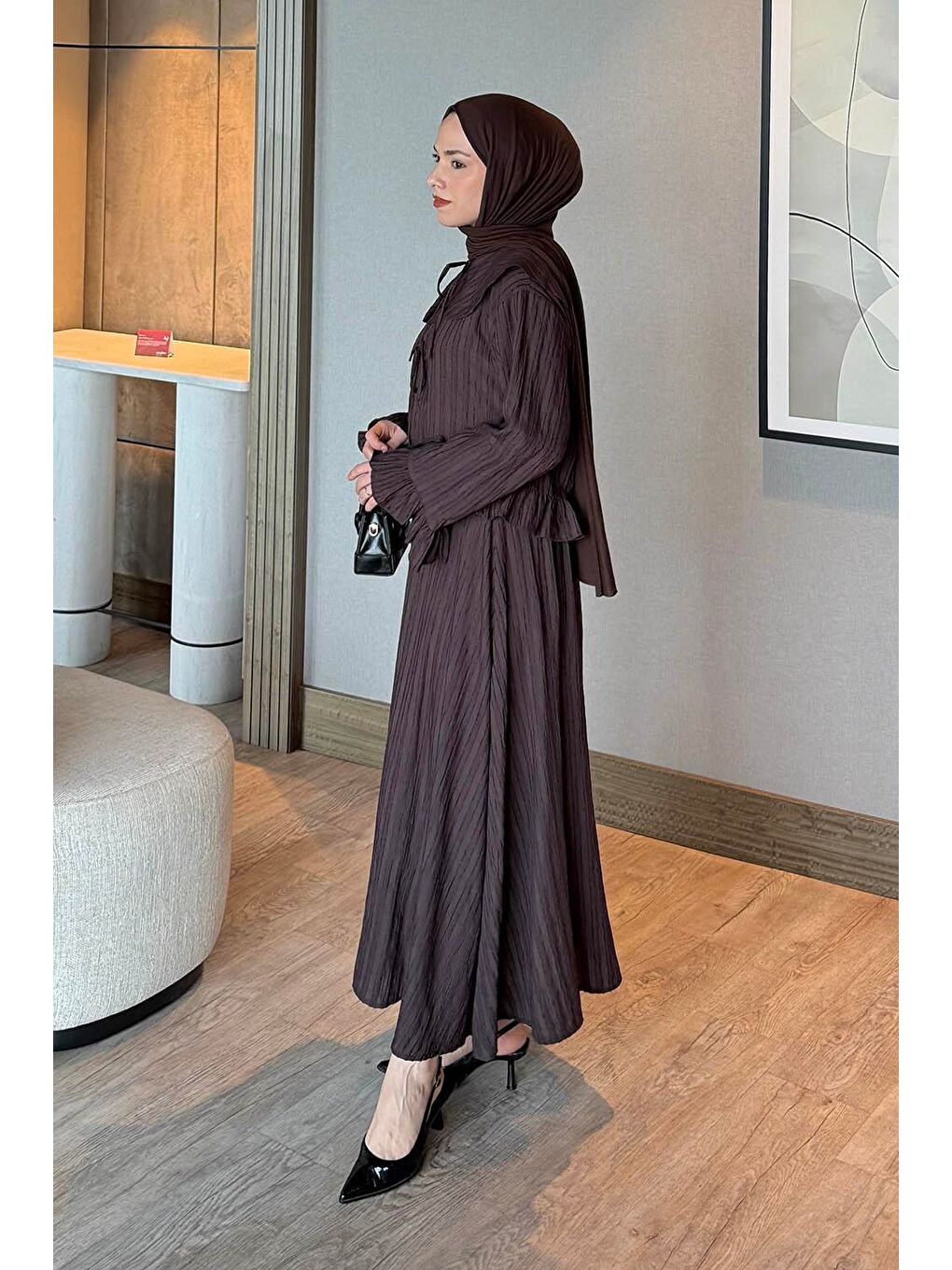 Geniş Yakalı Etekli Takım Kahverengi-2