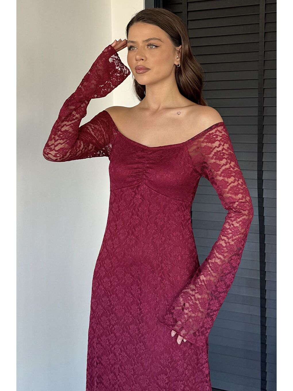 Bordo Dantel Detaylı İspanyol Kol Uzun Elbise-2