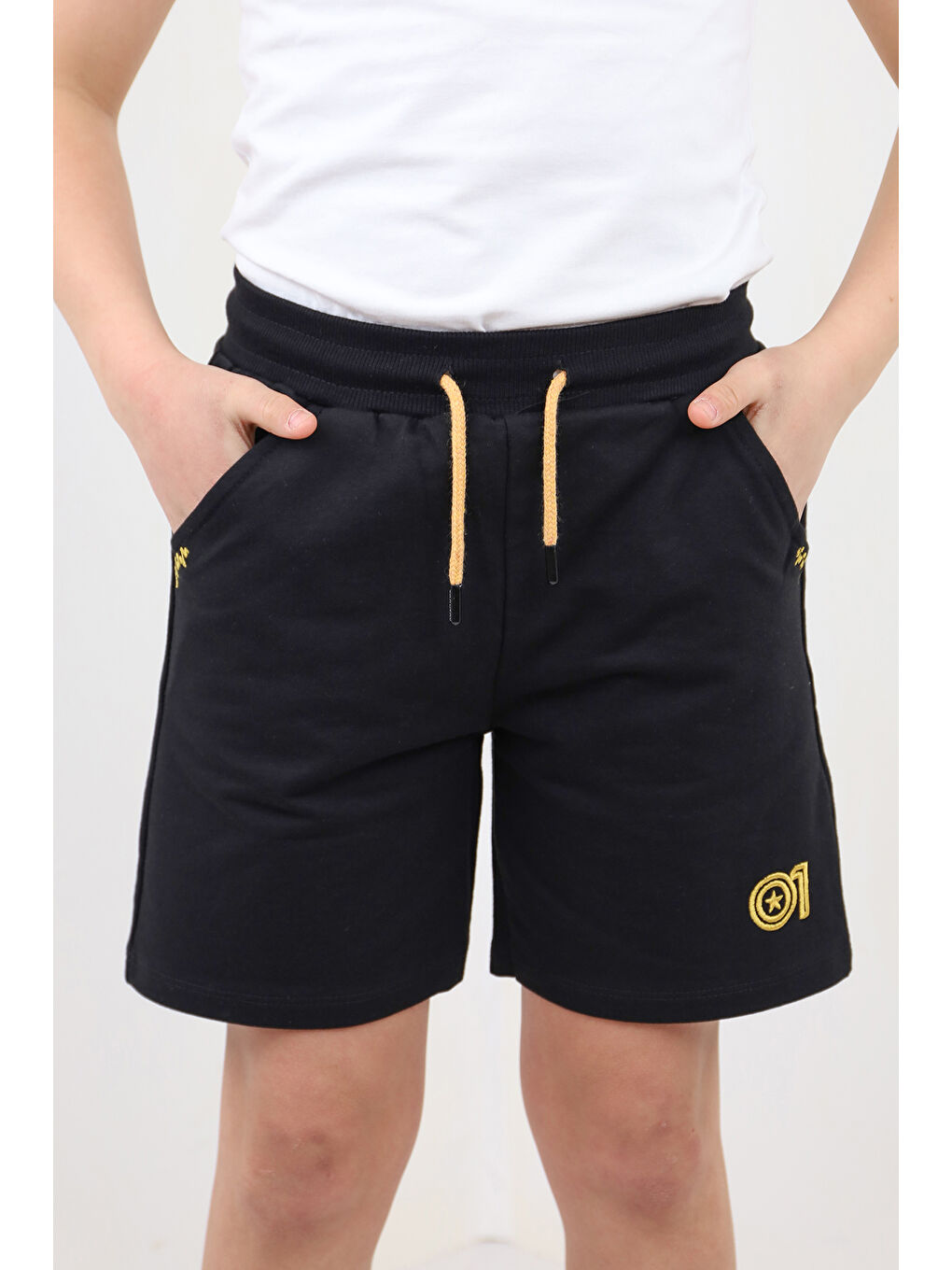 Siyah Erkek Çocuk 01 Nakışlı Şort-1