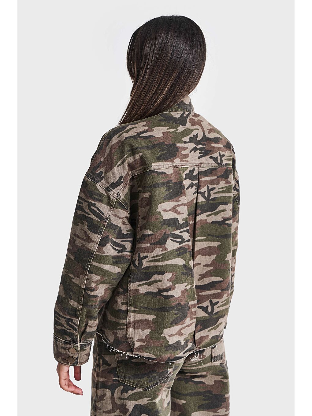 Kahverengi Kadın Kamuflaj Renk 1w5-28 Bol Kesim Tasarım Denim Ceket-3