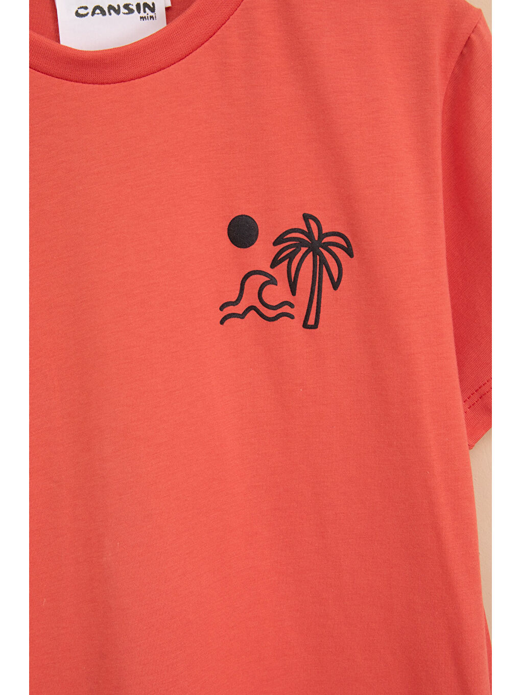 Kahverengi Kiremit Palmiye Baskılı Sırtı Yazılı Erkek Çocuk Kısa Kol Tişört 20928-1