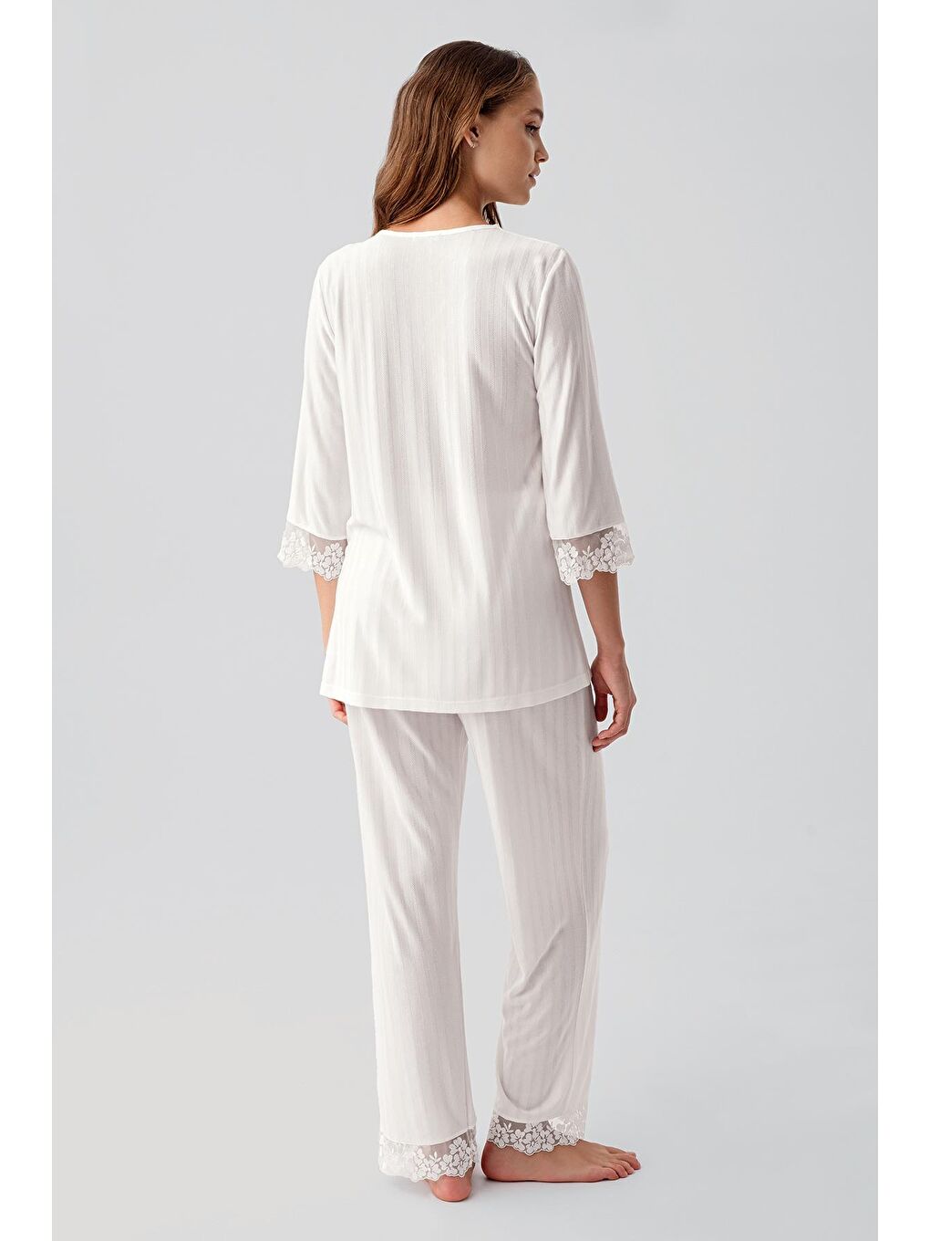 Ekru Truvakar Kollu Dantelli Düğmeli Esnek Viskoz Pijama Takım 19207-4