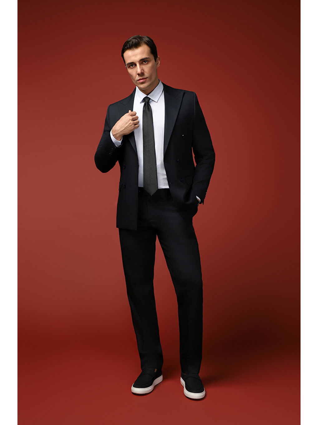 Siyah Slim Fit Dar Kesim Pamuklu Lyocell Kruvaze Takım Elbise-2