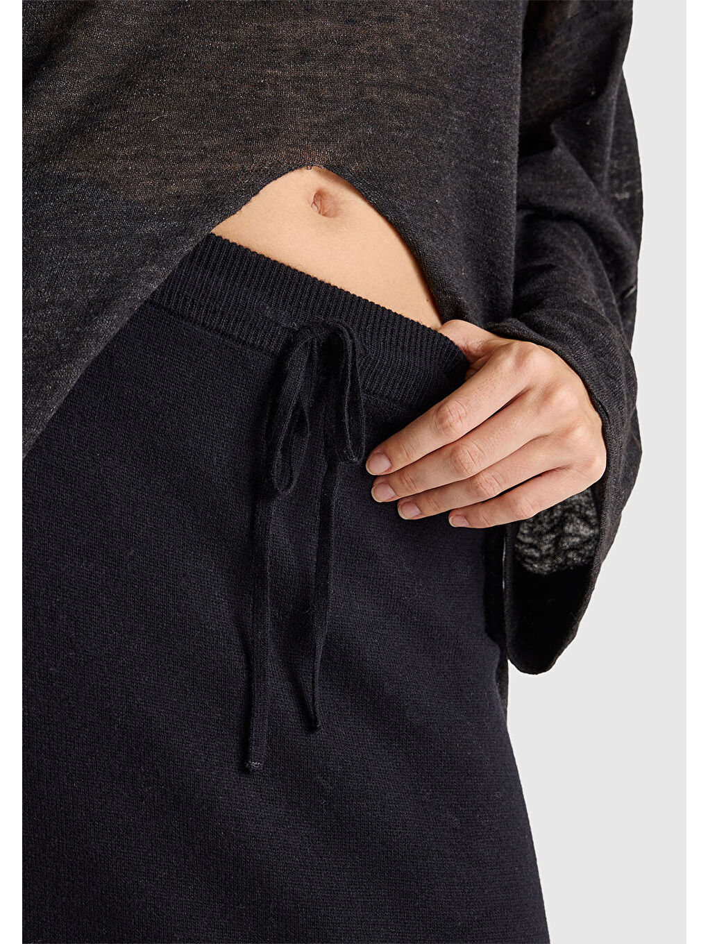 Siyah Kadın Sİyah Pamuk ve Yün Karışımlı Ribana Detaylı Bağcıklı Örme Etek-5