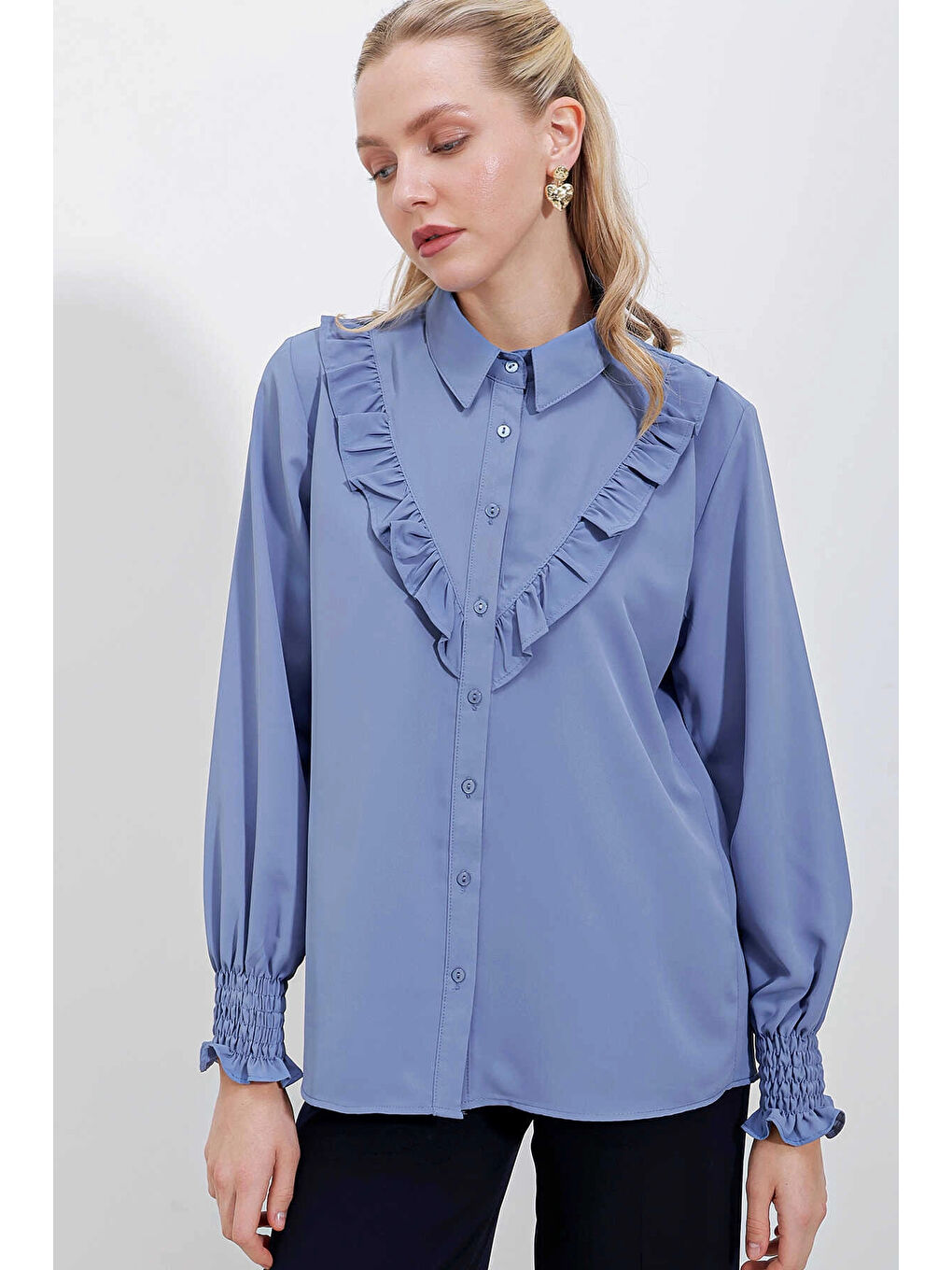 Kadın Mavi Fırfır Detaylı Uzun Kollu Gömlek HZL25W-BD1202231