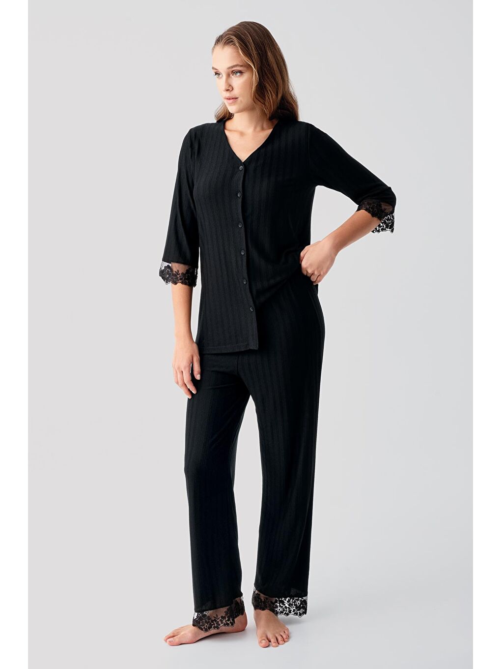 Siyah Truvakar Kollu Dantelli Düğmeli Esnek Viskoz Pijama Takım 19207