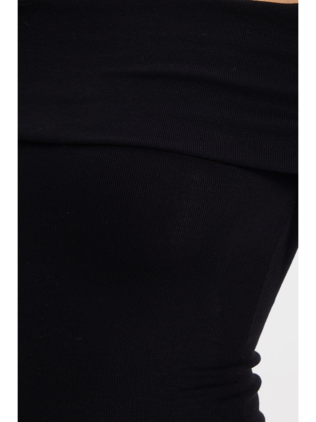 Kadın Slim Fit Dar Kesim Pamuklu Kayık Yaka Kısa Kollu Elastanlı Siyah Bluz-5