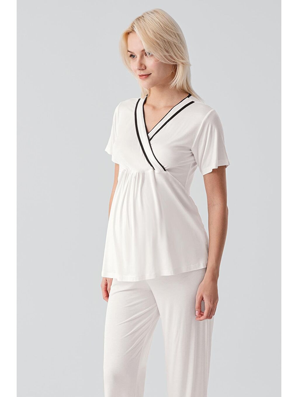 Ekru Kısa Kollu Emzirme Bölmeli Ayarlanabilir Bel Esnek Elastanlı Viskoz Soft Hamile Pijama Takım 19317-4