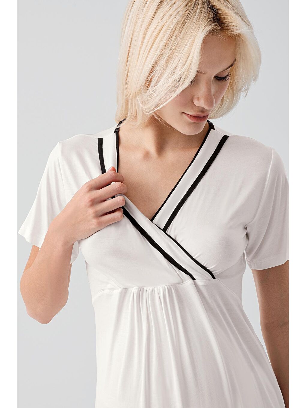 Ekru Kısa Kollu Emzirme Bölmeli Ayarlanabilir Bel Esnek Elastanlı Viskoz Soft Hamile Pijama Takım 19317-8