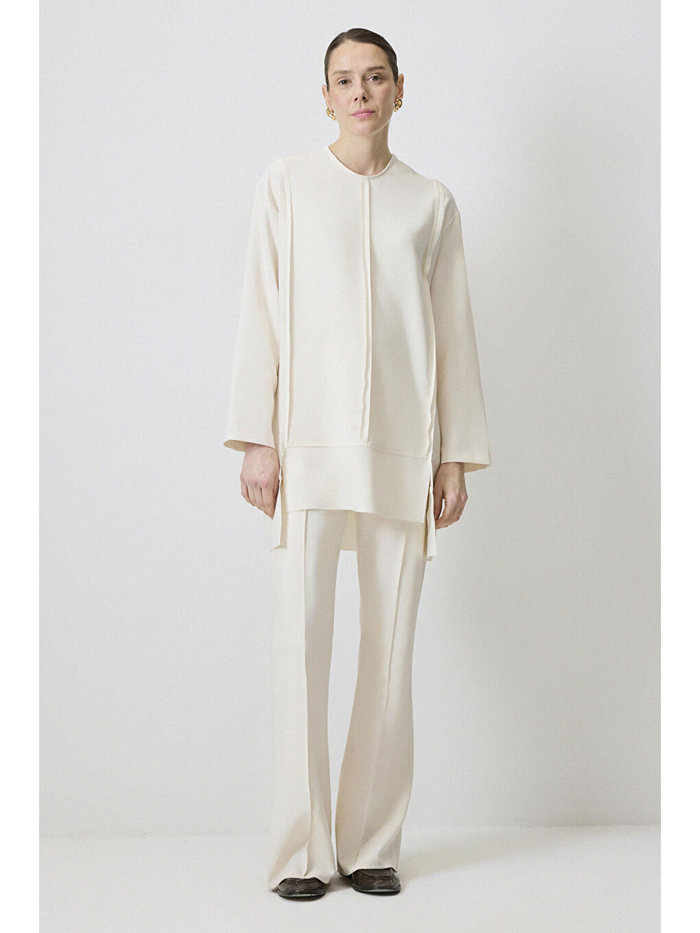 Ekru Nervürlü Krep Tunik