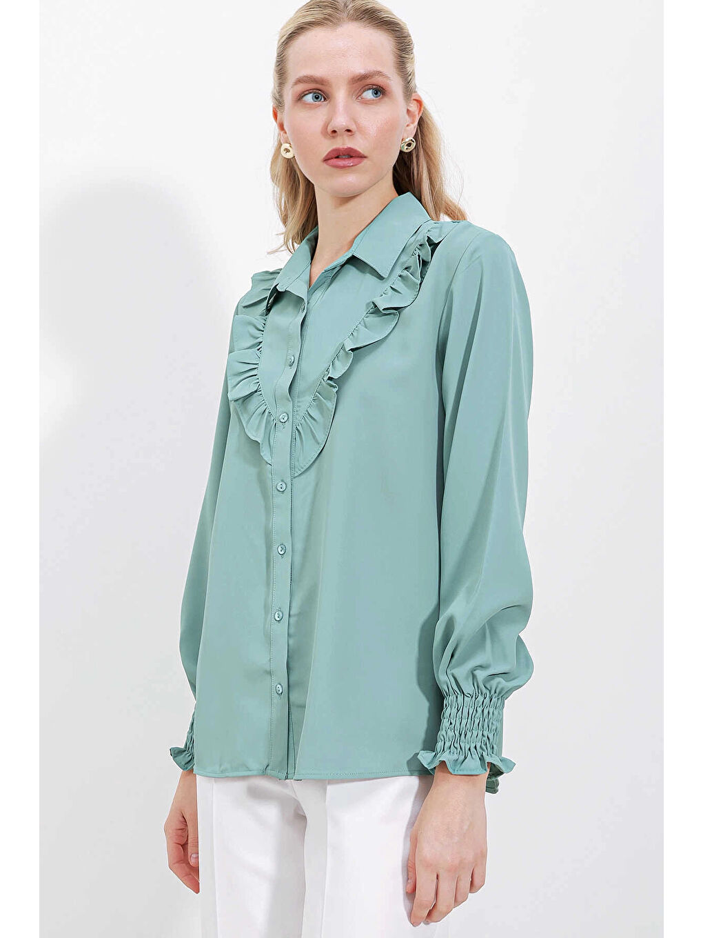 Yeşil Kadın Çağla Fırfır Detaylı Uzun Kollu Gömlek HZL25W-BD1202231-2