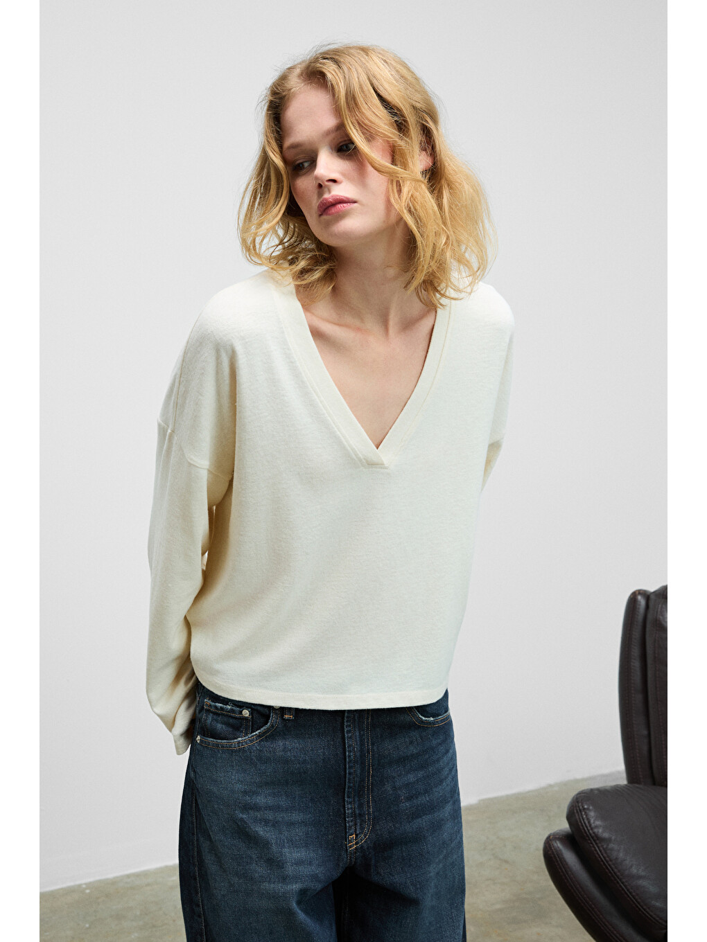 Lune Kadın Yumuşak Ve Esnek Kumaşlı Derin V Yakalı Ekru Sweatshirt-2