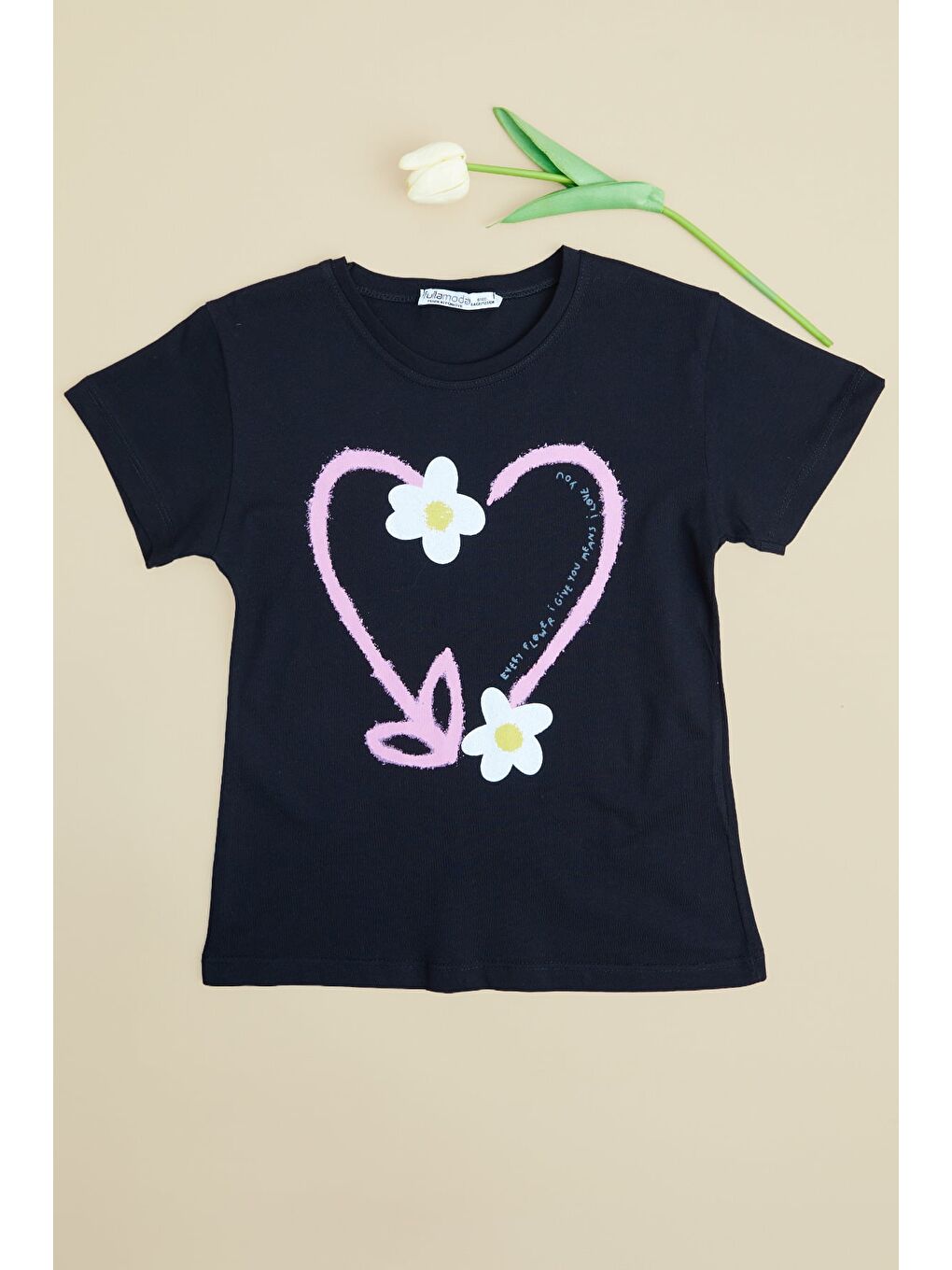Siyah Kalp Ve Çiçek Baskılı Kız Çocuk Tişört