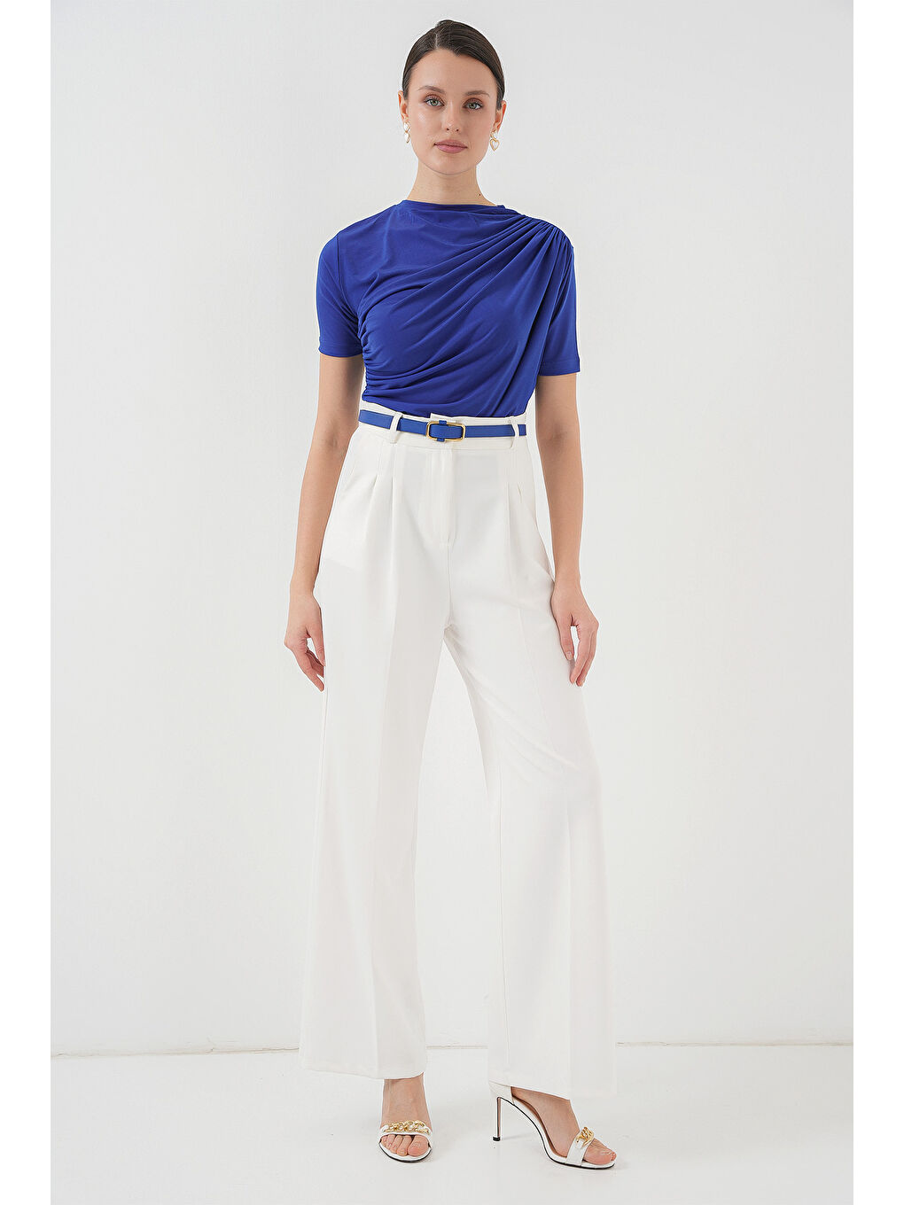 Mavi Büzgü Detaylı Kısa Kol Sandy Bluz 945 - Saks-1