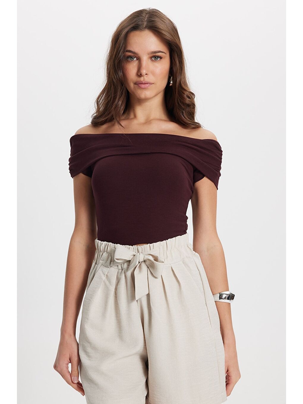 Kadın Slim Fit Dar Kesim Pamuklu Kayık Yaka Kısa Kollu Elastanlı Bordo Bluz-2