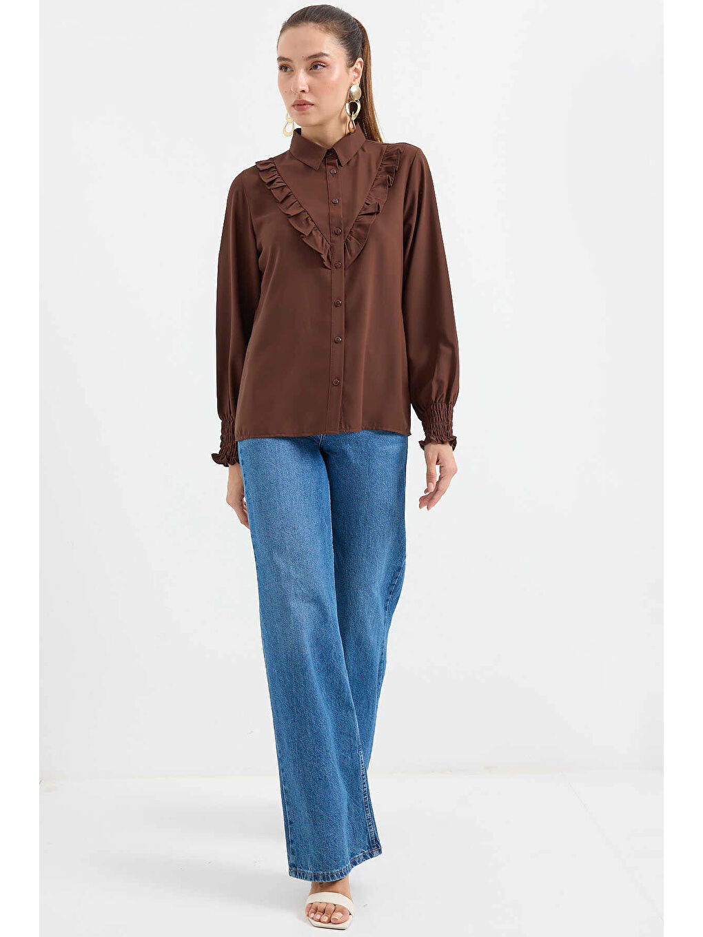 Kadın Kahverengi Fırfır Detaylı Uzun Kollu Gömlek HZL25W-BD1202231-1