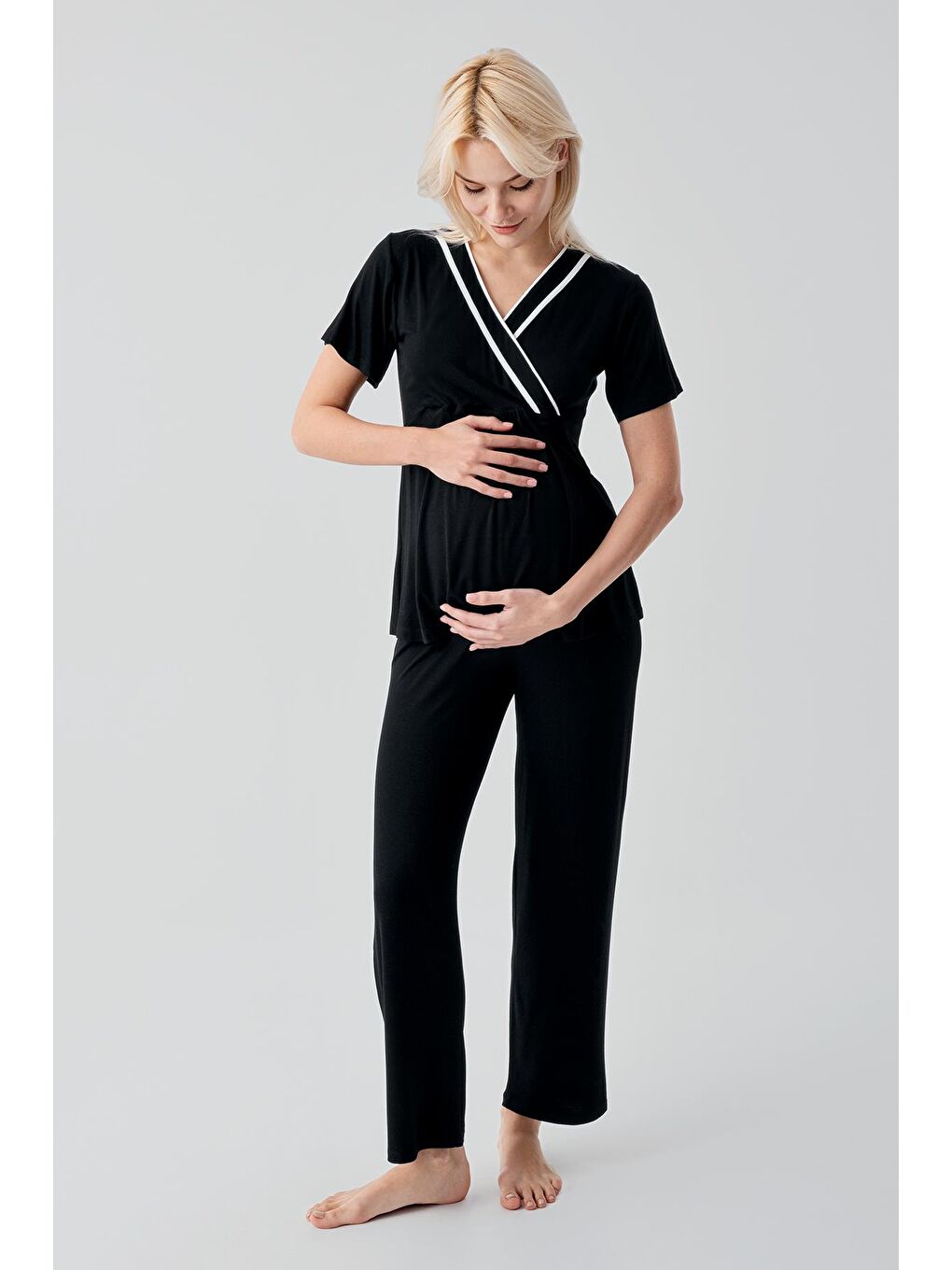 Siyah Kısa Kollu Emzirme Bölmeli Ayarlanabilir Bel Esnek Elastanlı Viskoz Soft Hamile Pijama Takım 19317-1