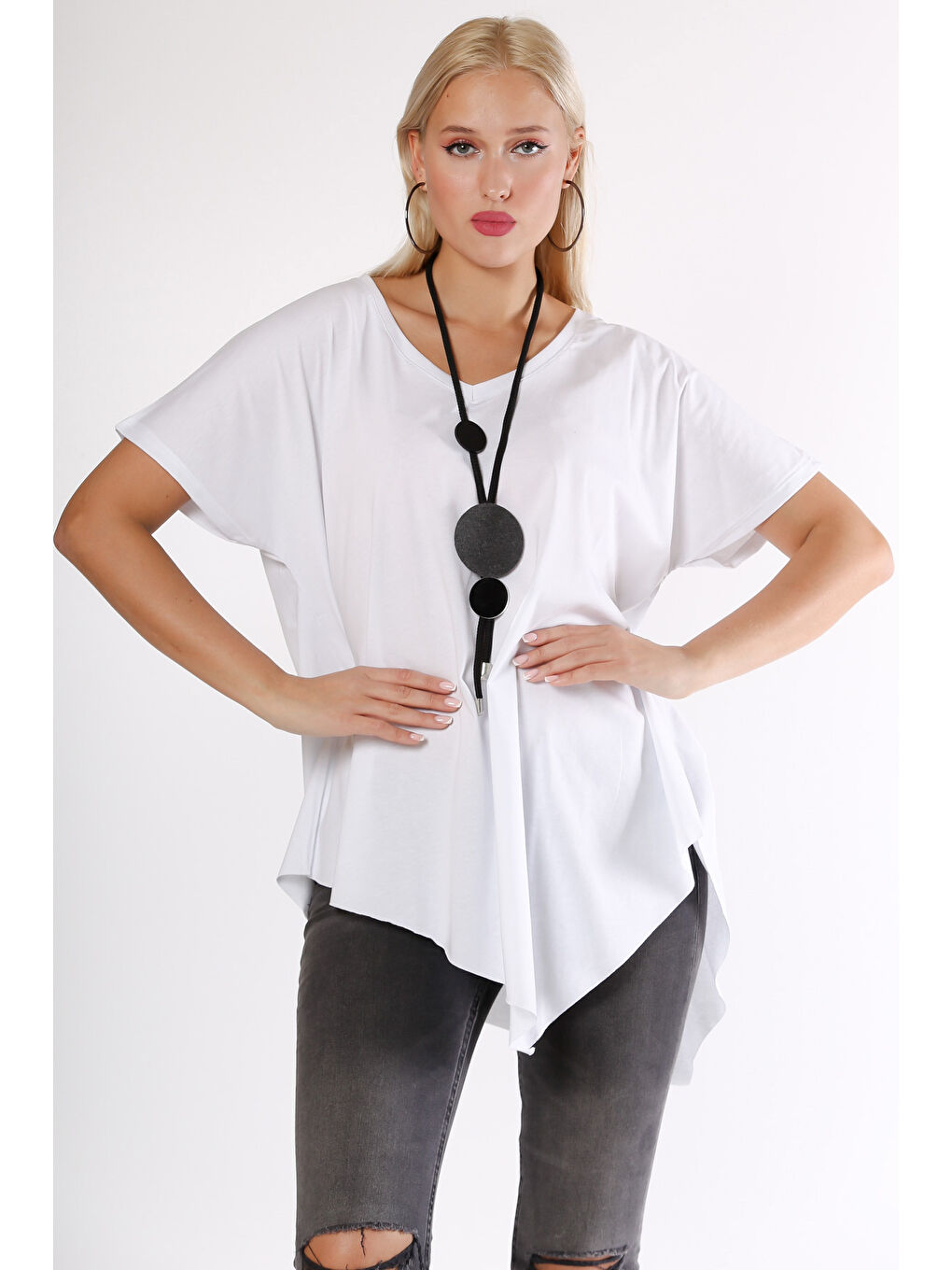 Beyaz V Yaka Kısa Kol Asimetrik Örme Bluz-6