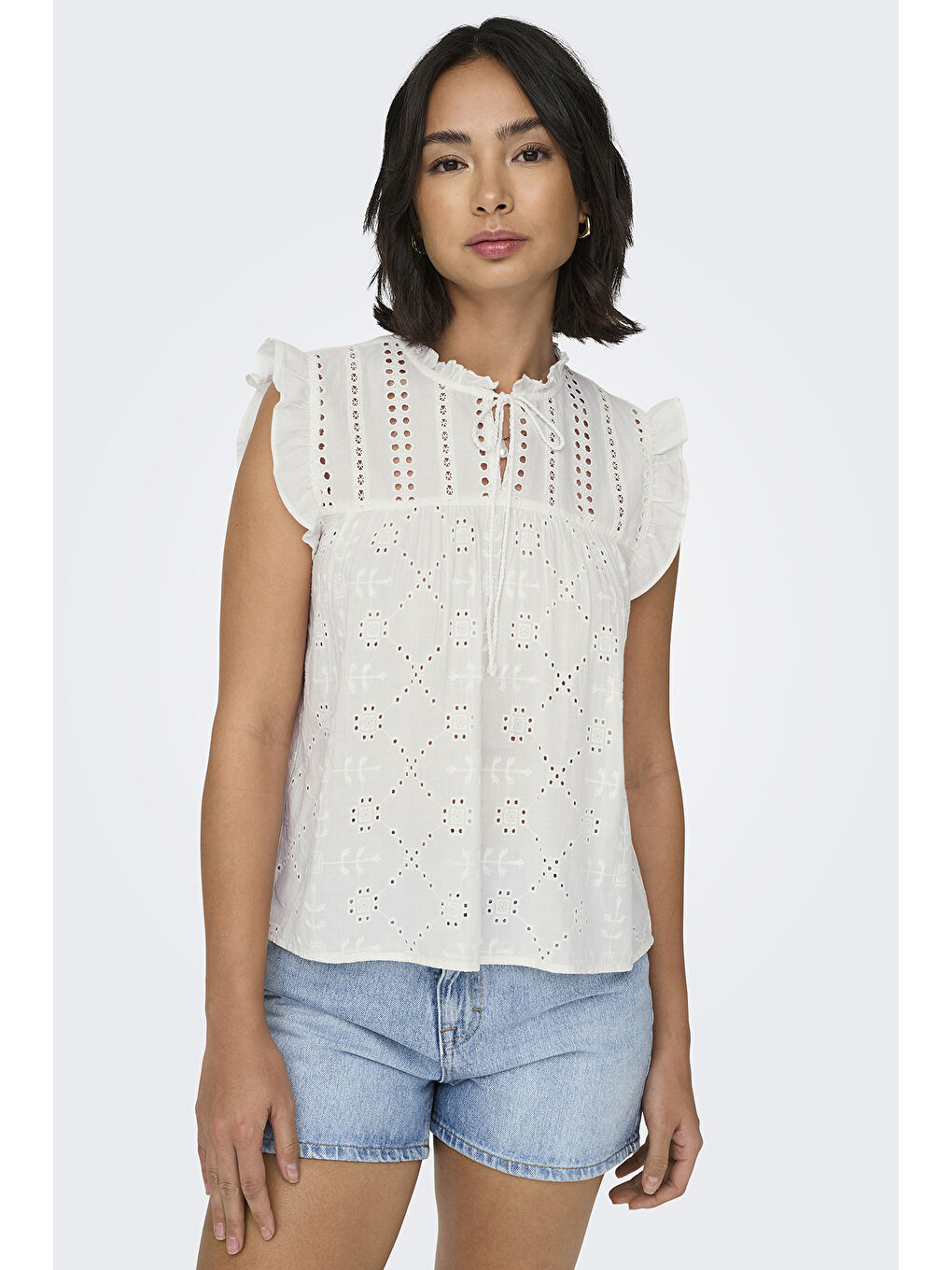 Ekru Onlreva Ajurlu % 100 Pamuk Regular Fit Bağlamalı Yaka Kadın Bluz 15218460-2