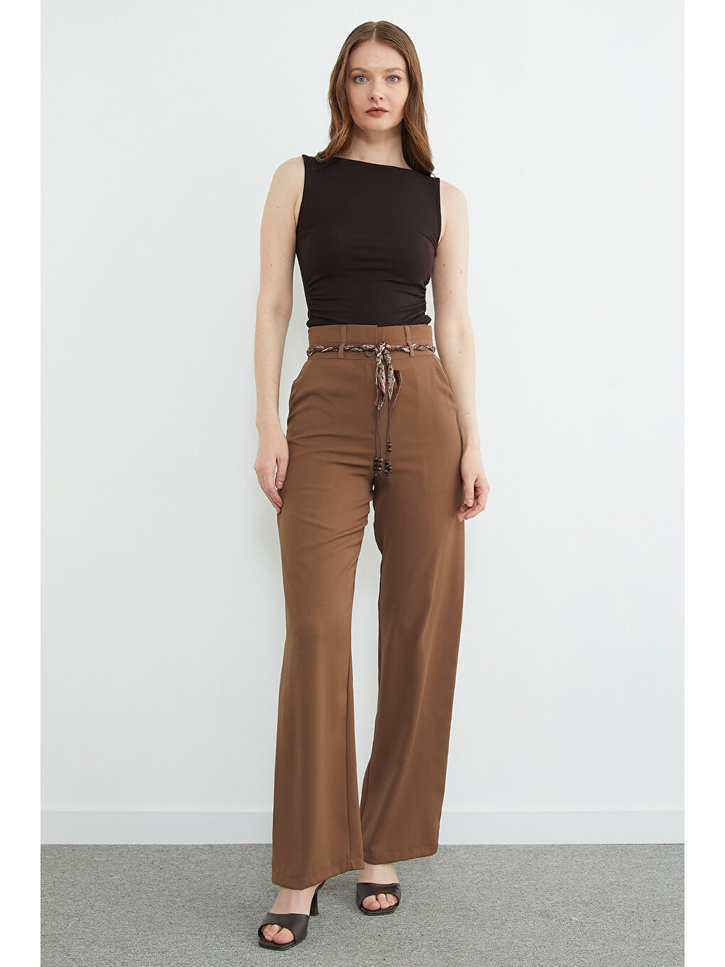 Bej Kemer Detaylı Yüksek Bel Palazzo Pantolon
