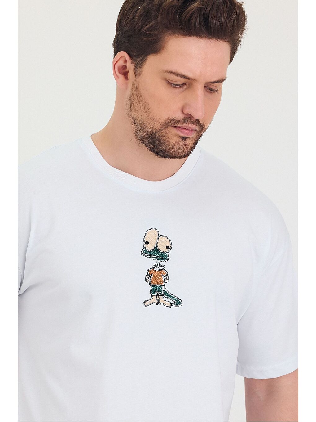 Beyaz Bisiklet Yaka Oversize Salaş Unisex Tişört-3