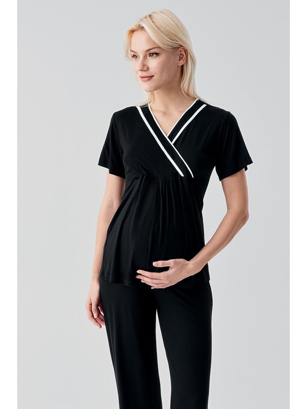 Siyah Kısa Kollu Emzirme Bölmeli Ayarlanabilir Bel Esnek Elastanlı Viskoz Soft Hamile Pijama Takım 19317-5