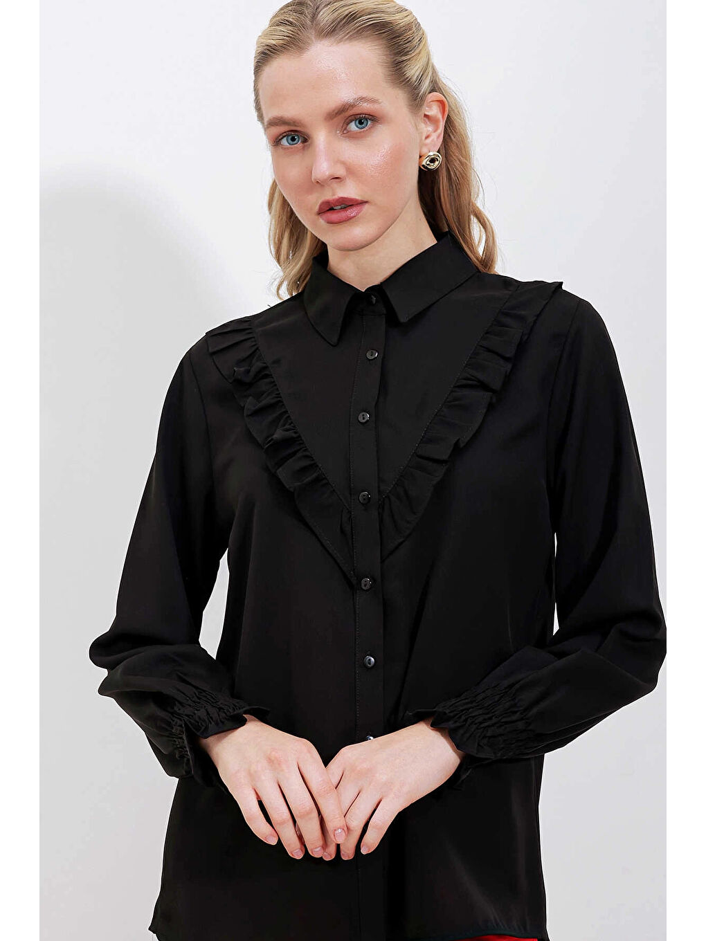 Kadın Siyah Fırfır Detaylı Uzun Kollu Gömlek HZL25W-BD1202231-3