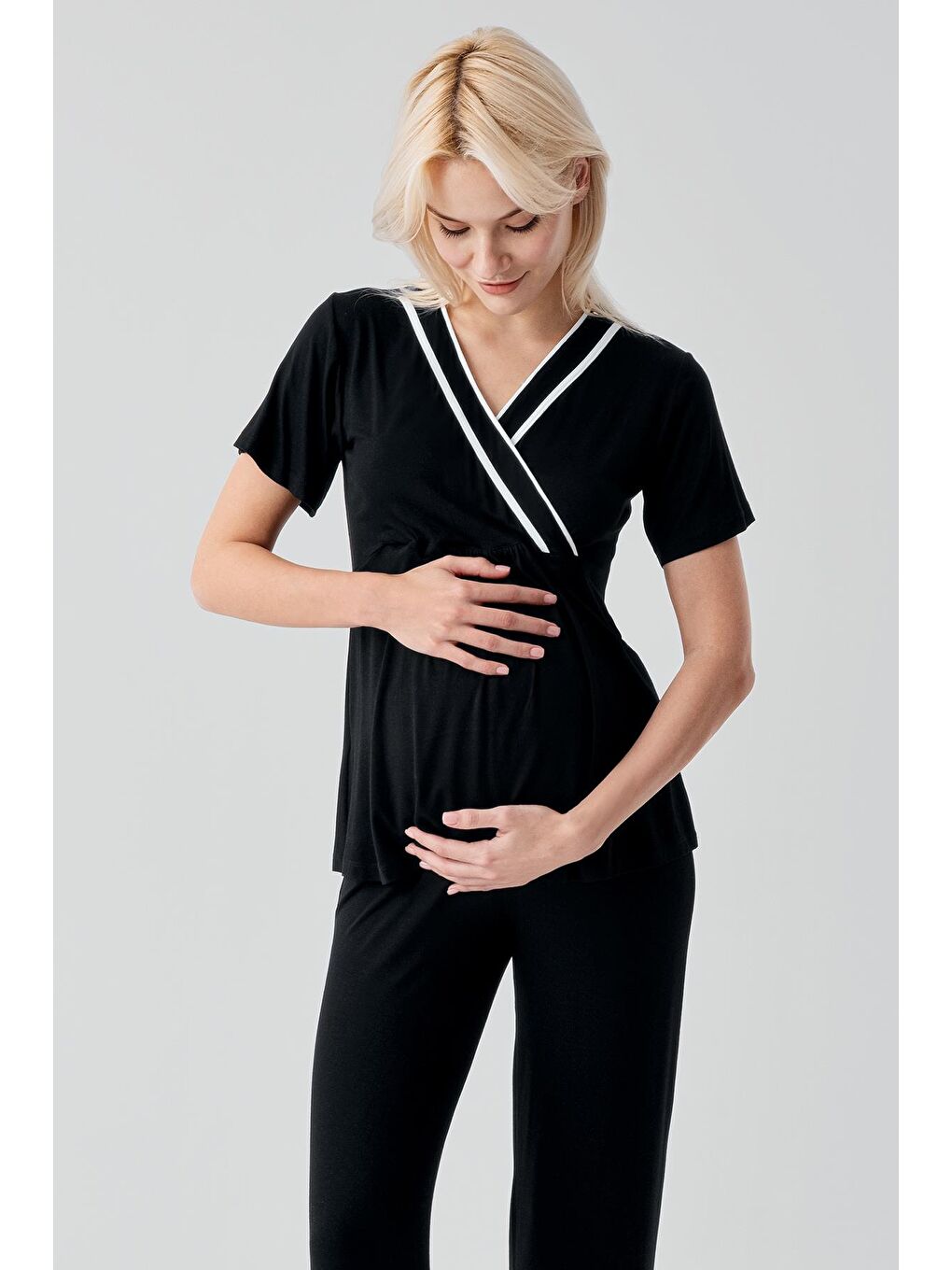 Siyah Kısa Kollu Emzirme Bölmeli Ayarlanabilir Bel Esnek Elastanlı Viskoz Soft Hamile Pijama Takım 19317-6