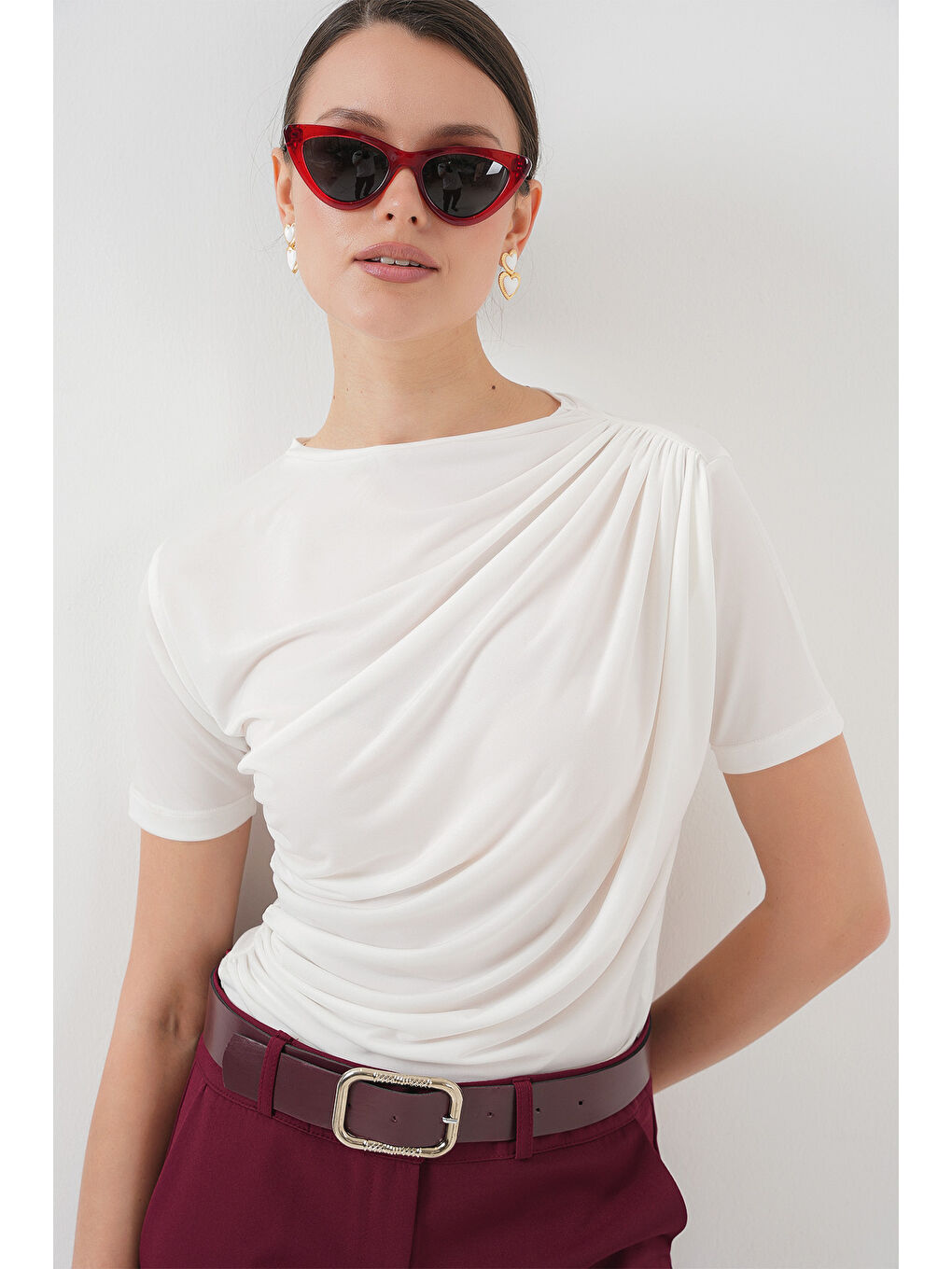 Büzgü Detaylı Kısa Kol Sandy Bluz 945 - Beyaz-2