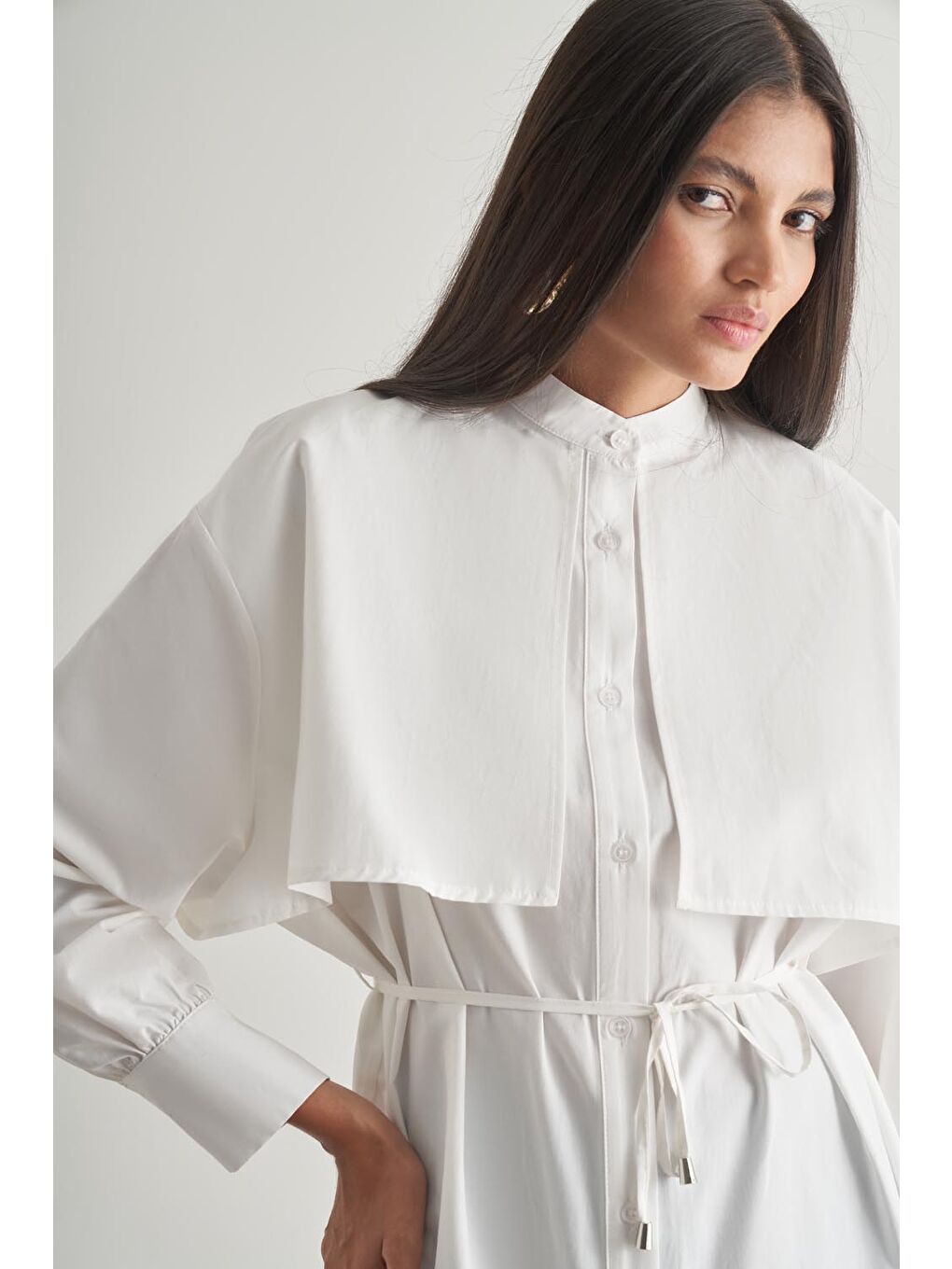 Rüzgarlıklı Hakim Yaka Uzun Ekru Gömlek-2