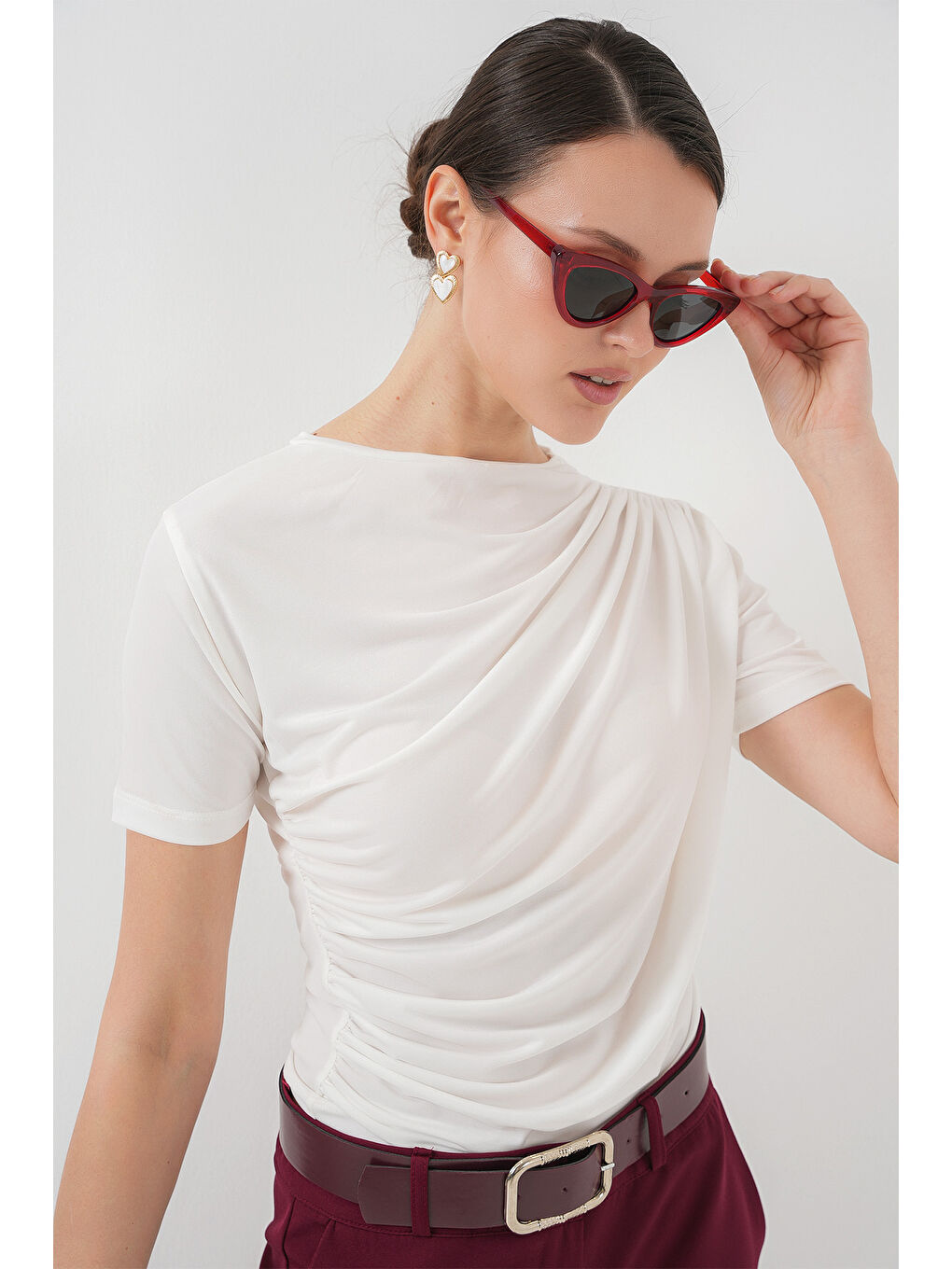 Büzgü Detaylı Kısa Kol Sandy Bluz 945 - Beyaz-3