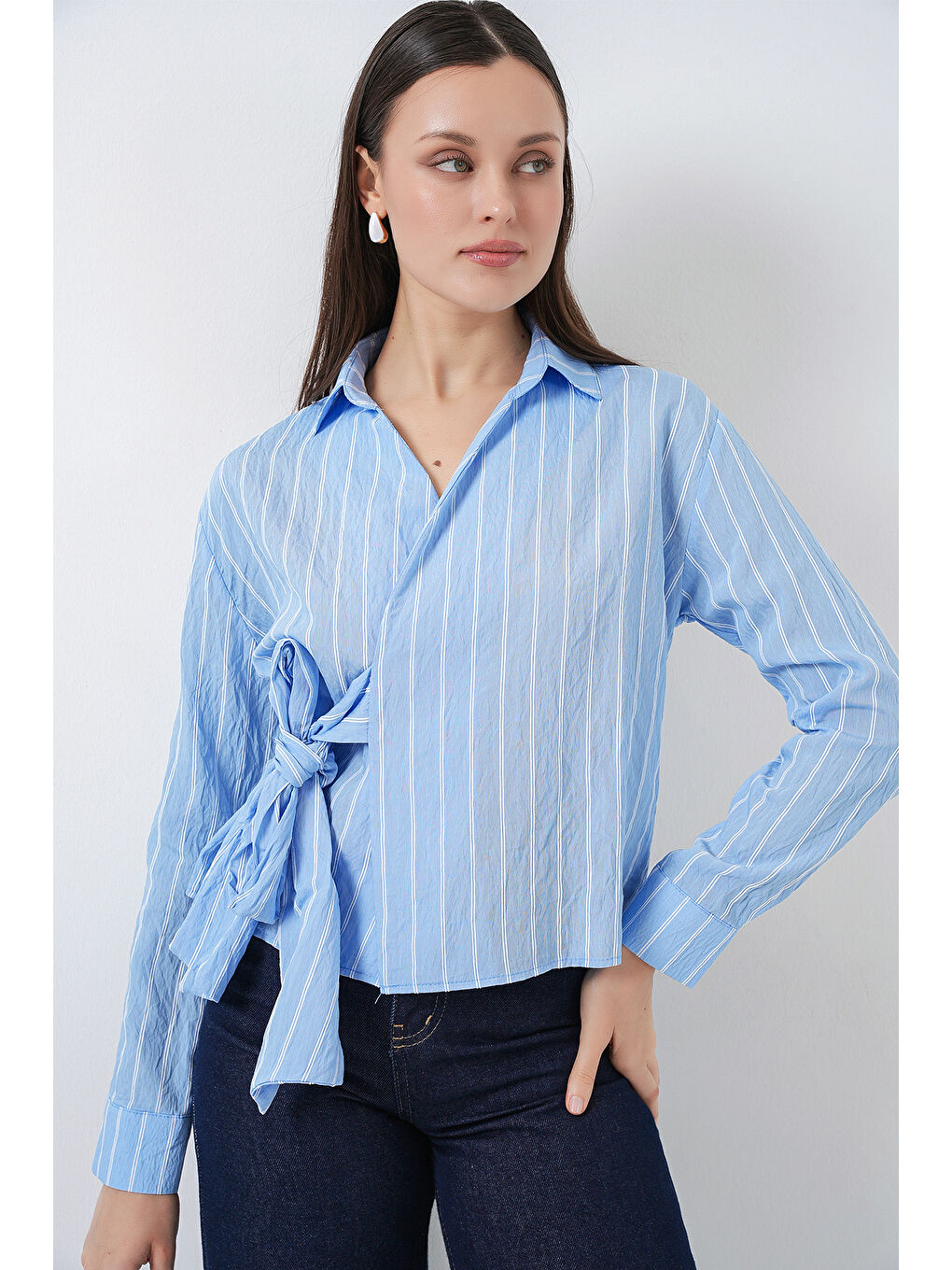 Kadın Önü Bağlamalı Çizgili Gömlek 20362 - Mavi-4