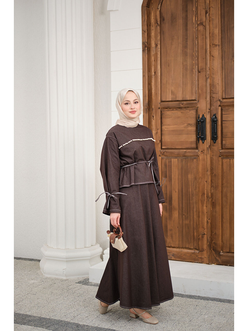 Kadın Önü İnci Detay Süs Dikiş Kemerli Hakim Yaka Takım Kahverengi-2