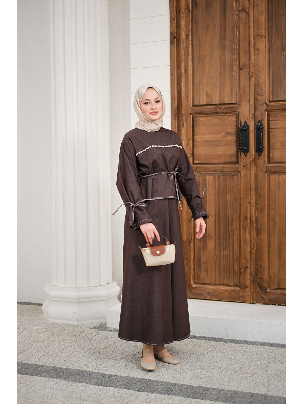 Kadın Önü İnci Detay Süs Dikiş Kemerli Hakim Yaka Takım Kahverengi-3