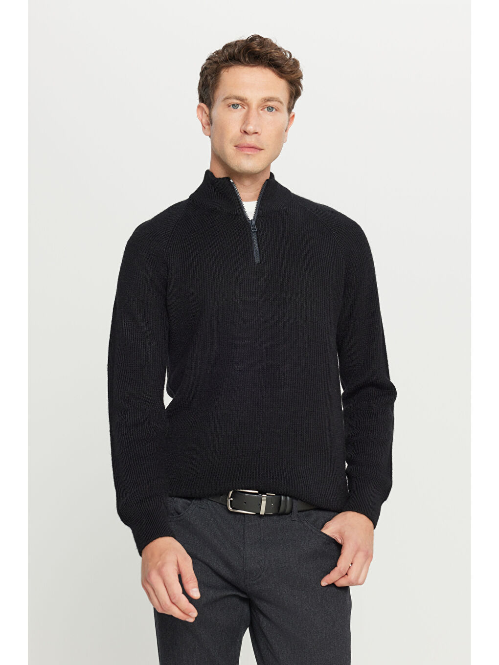 Erkek Siyah Standart Fit Normal Kesim Bato Yaka Triko Kazak-2