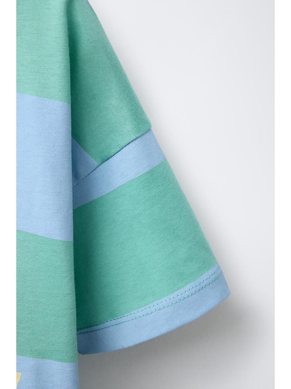 Beyaz Kız Çocuk Pamuklu Çilek Baskılı T-Shirt Eşofman Takım-4