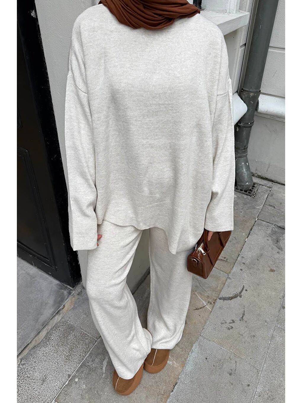 Bej Asimetrik Bisiklet Yaka Triko Takım Koyu Taş-2