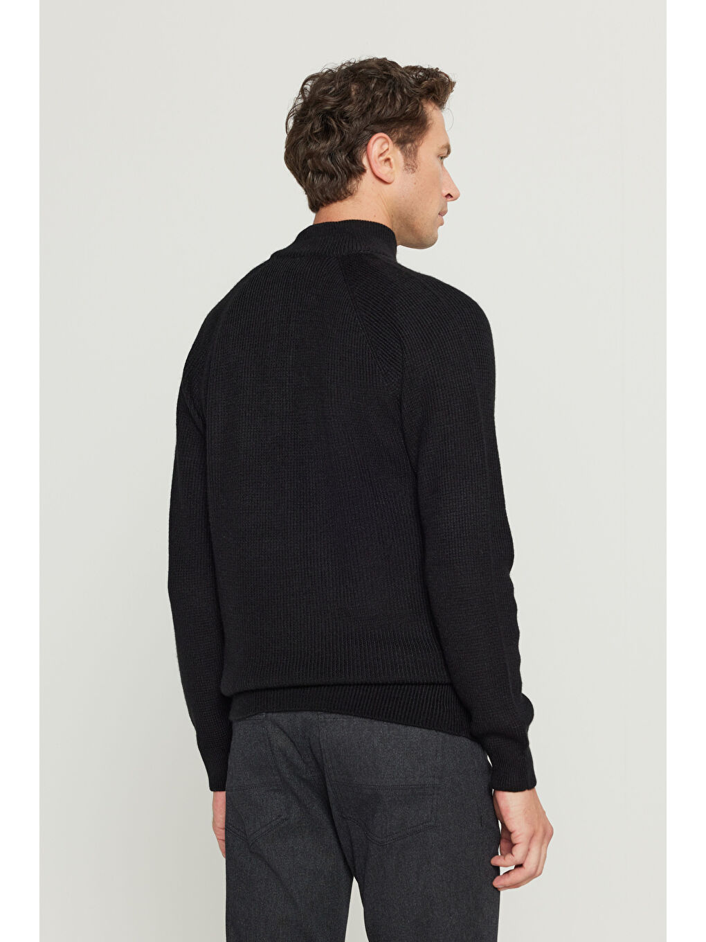 Erkek Siyah Standart Fit Normal Kesim Bato Yaka Triko Kazak-4