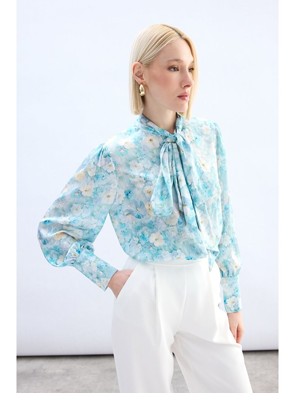 Yeşil Çiçek Desenli Fularlı Gömlek - Mint-1