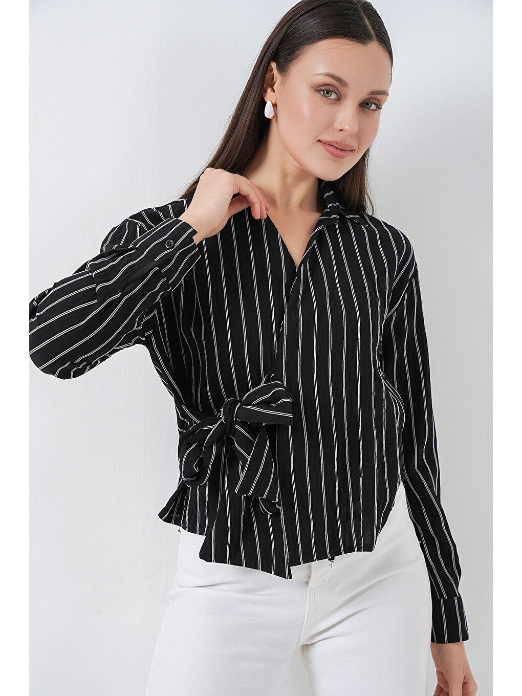 Kadın Önü Bağlamalı Çizgili Gömlek 20362 - Siyah-2