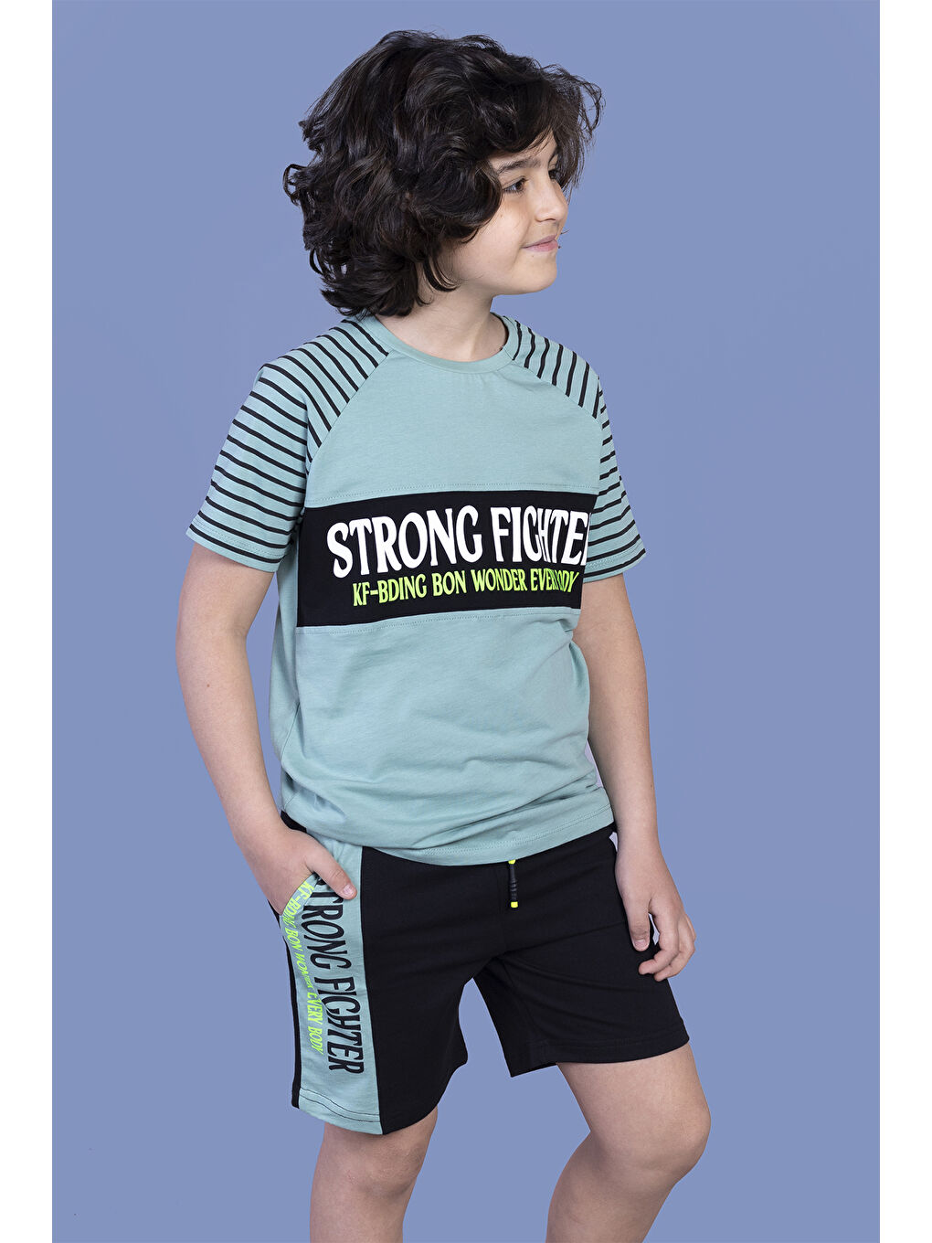 Gri Erkek Çocuk Garni Detaylı Baskılı Şortlu Takım