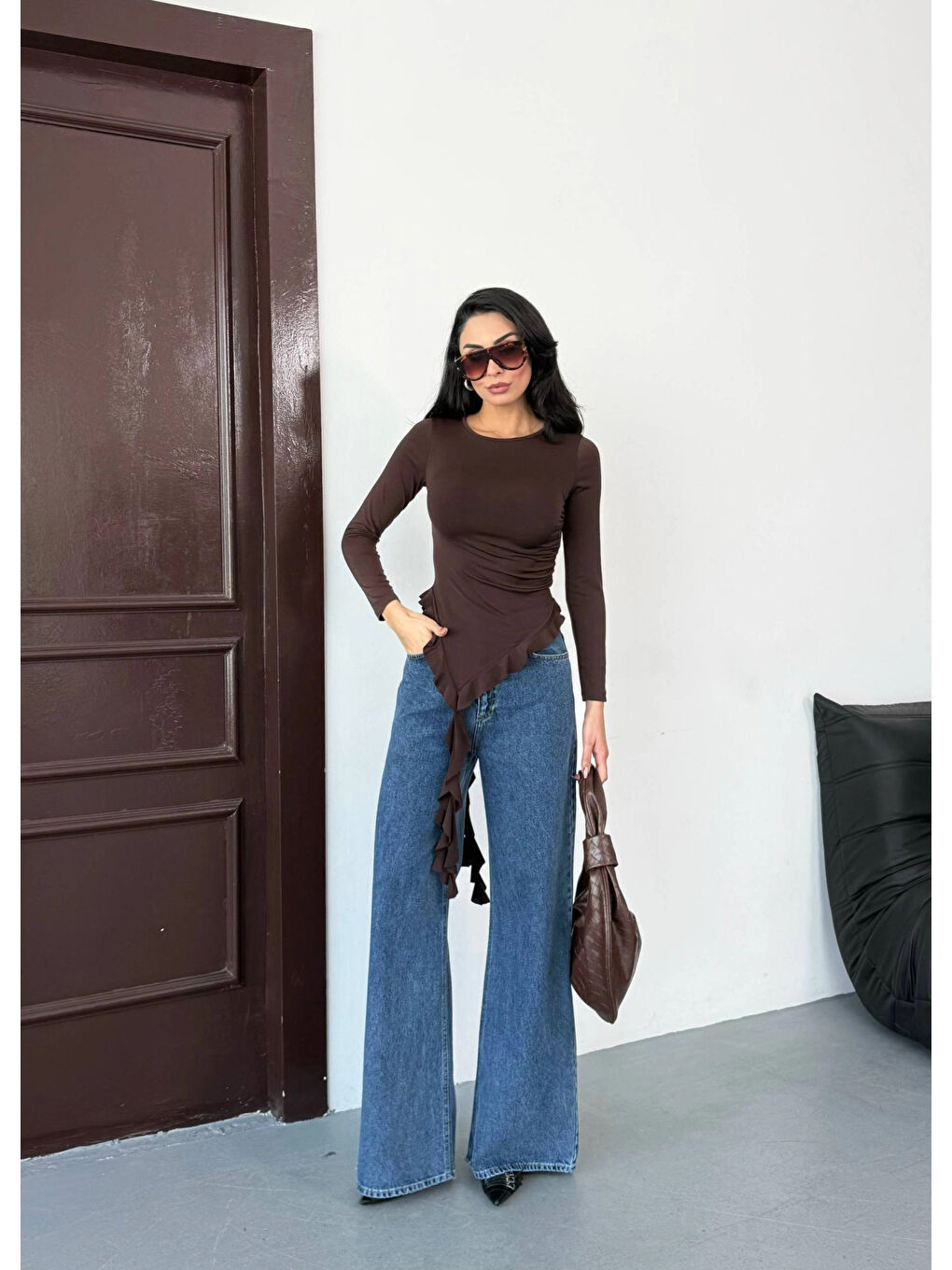 Kahverengi Kadın Kahve Fırfır Detaylı Uzun Kol Asimetrik Bluz HZL25W-FRY123621-1