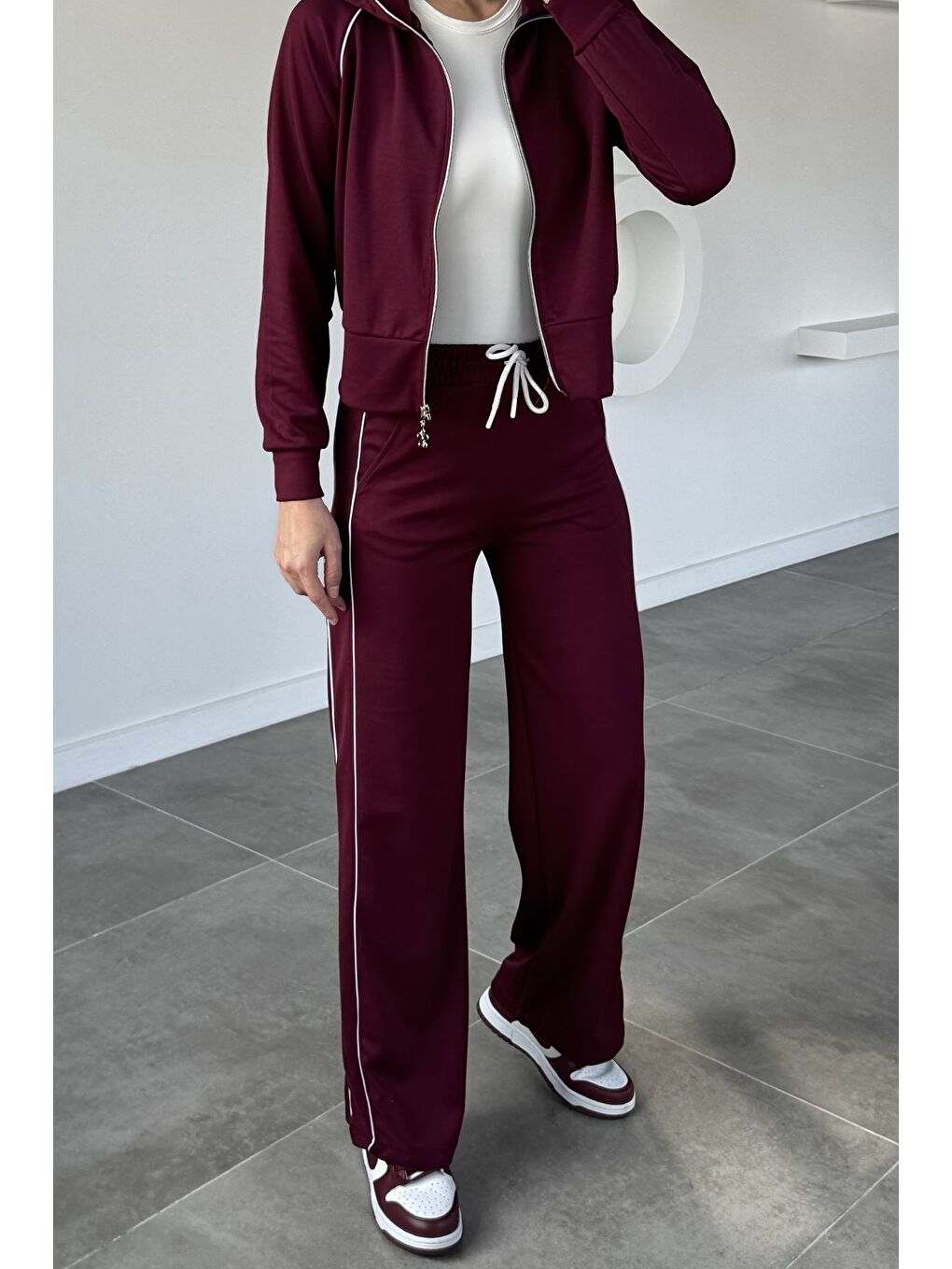 Bordo Kadın Şerit Detaylı Fermuarlı Eşofman Takımı-1