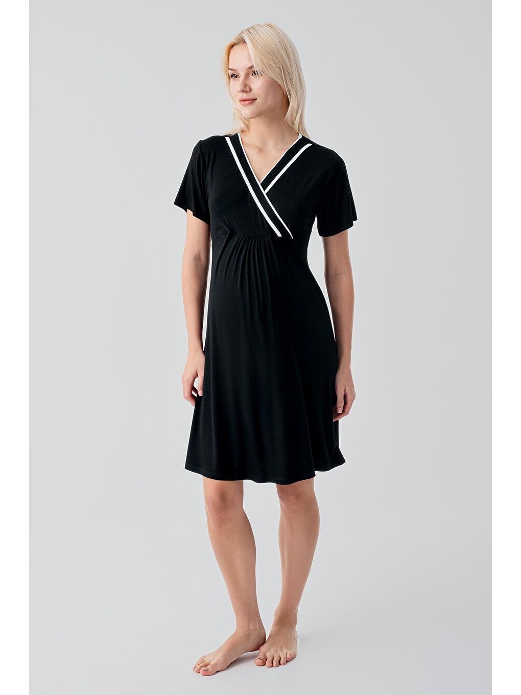 Siyah Kısa Kollu Emzirme Bölmeli Esnek Viskoz Hamile Sabahlık Gecelik Takım 19417-3