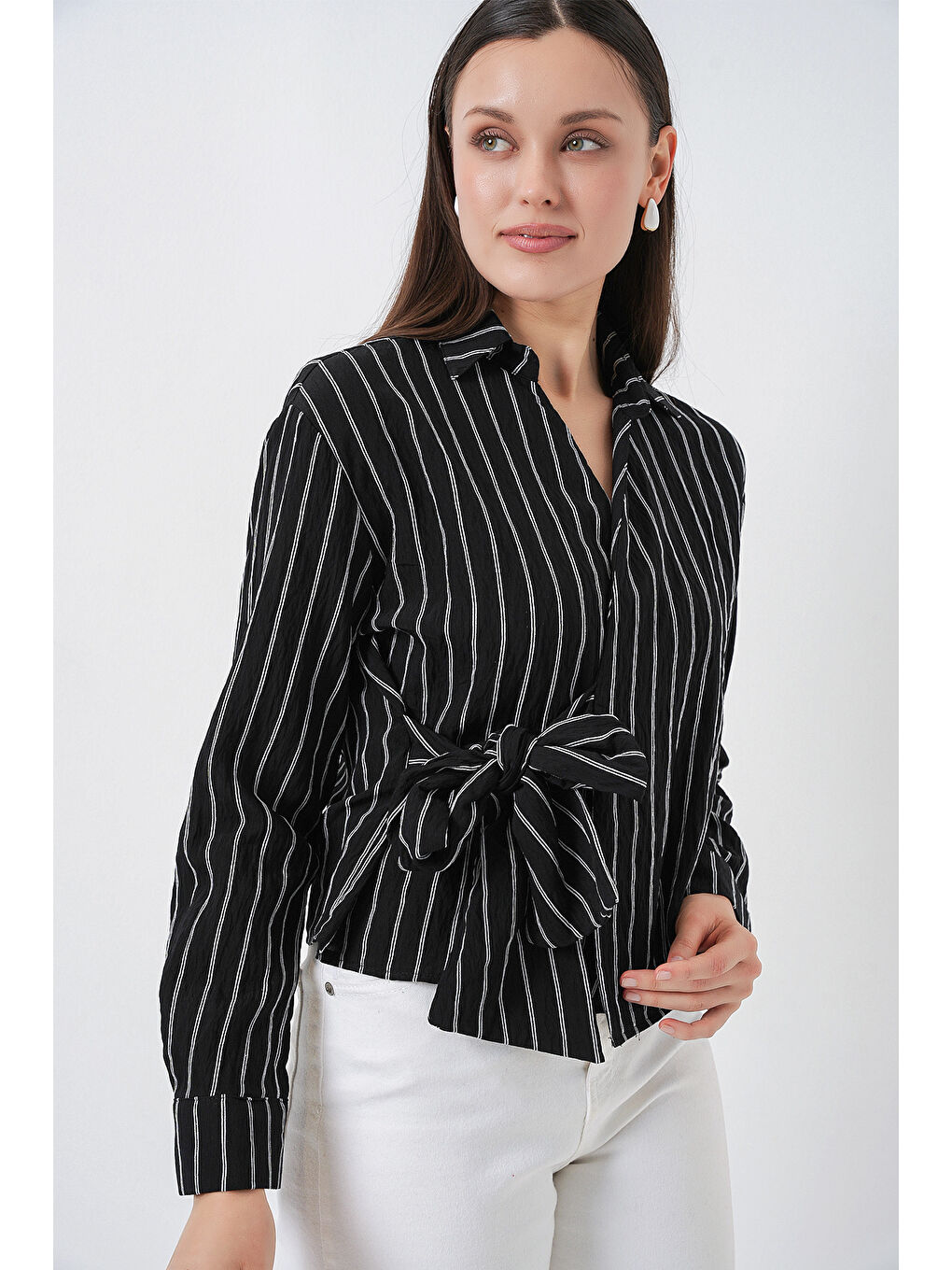 Kadın Önü Bağlamalı Çizgili Gömlek 20362 - Siyah-3