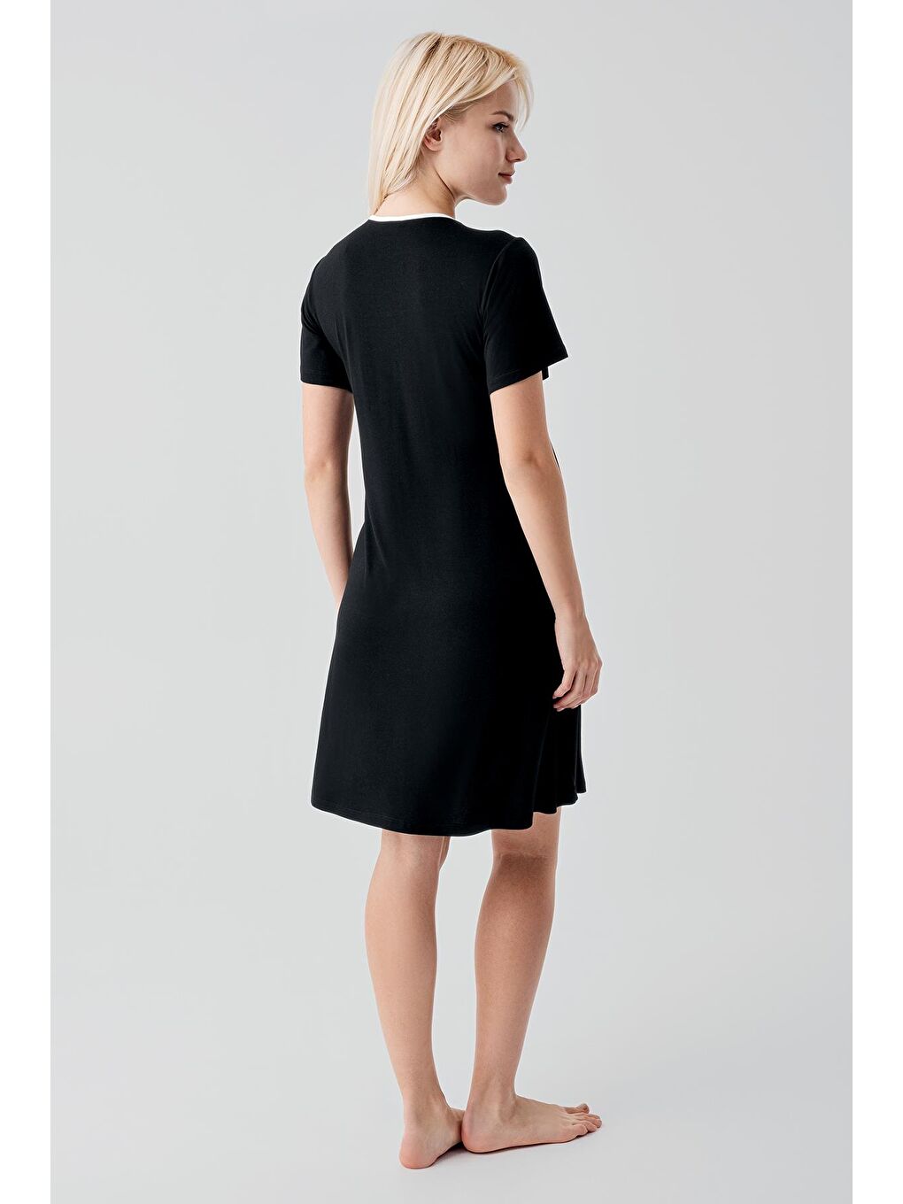 Siyah Kısa Kollu Emzirme Bölmeli Esnek Viskoz Hamile Sabahlık Gecelik Takım 19417-5