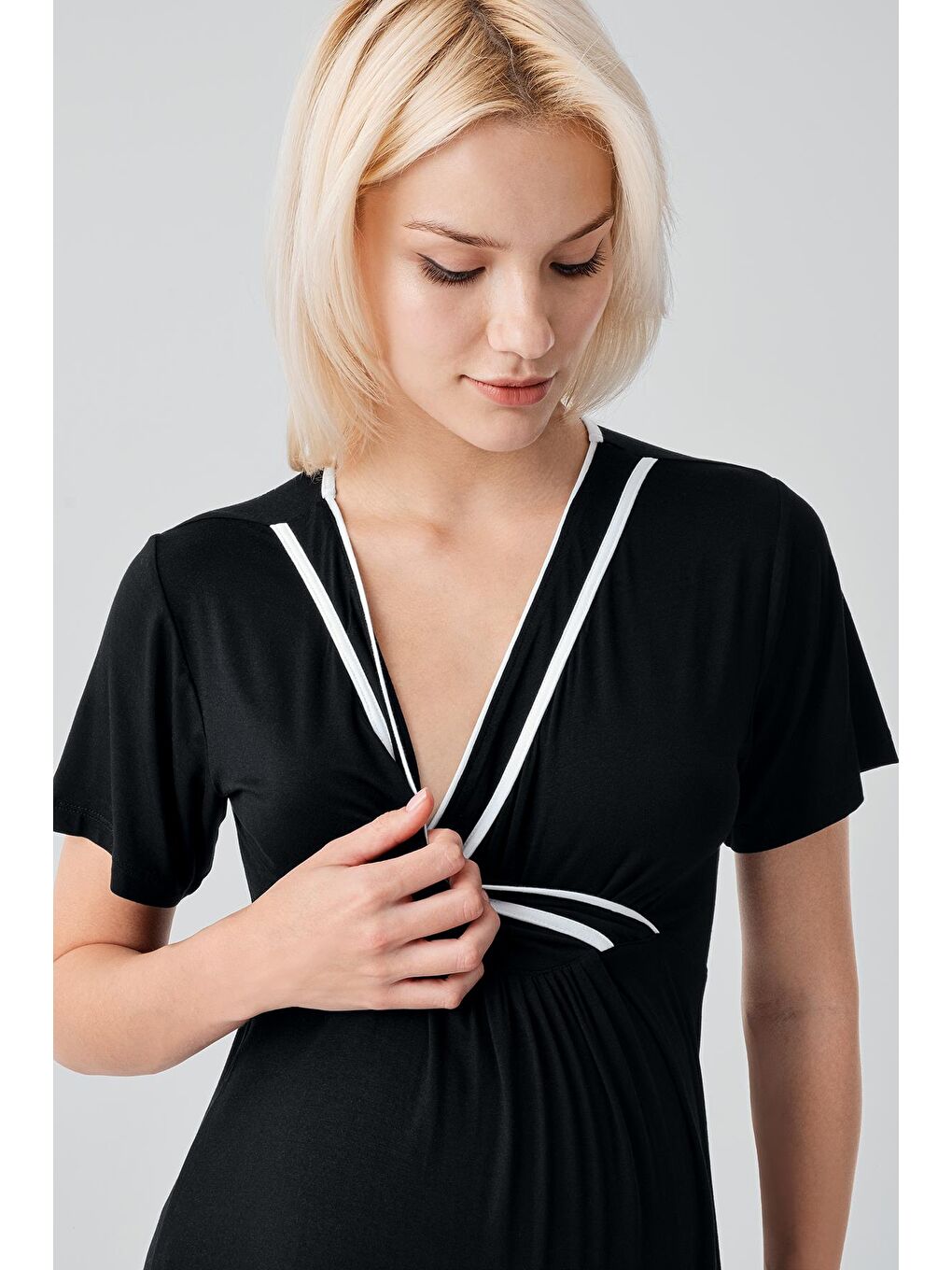 Siyah Kısa Kollu Emzirme Bölmeli Esnek Viskoz Hamile Sabahlık Gecelik Takım 19417-6