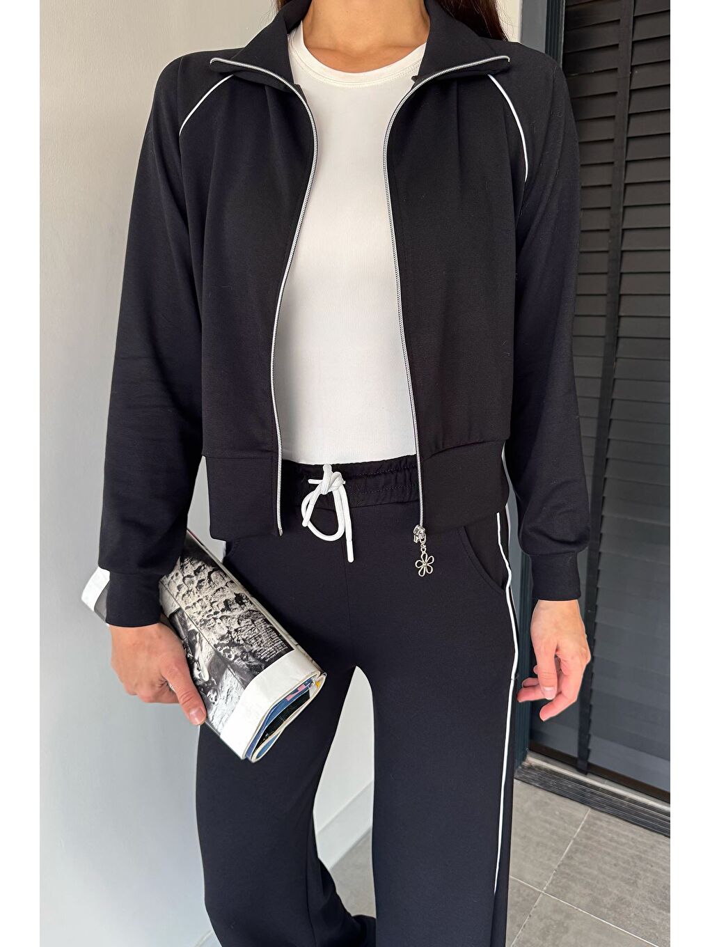 Siyah Kadın Şerit Detaylı Fermuarlı Eşofman Takımı